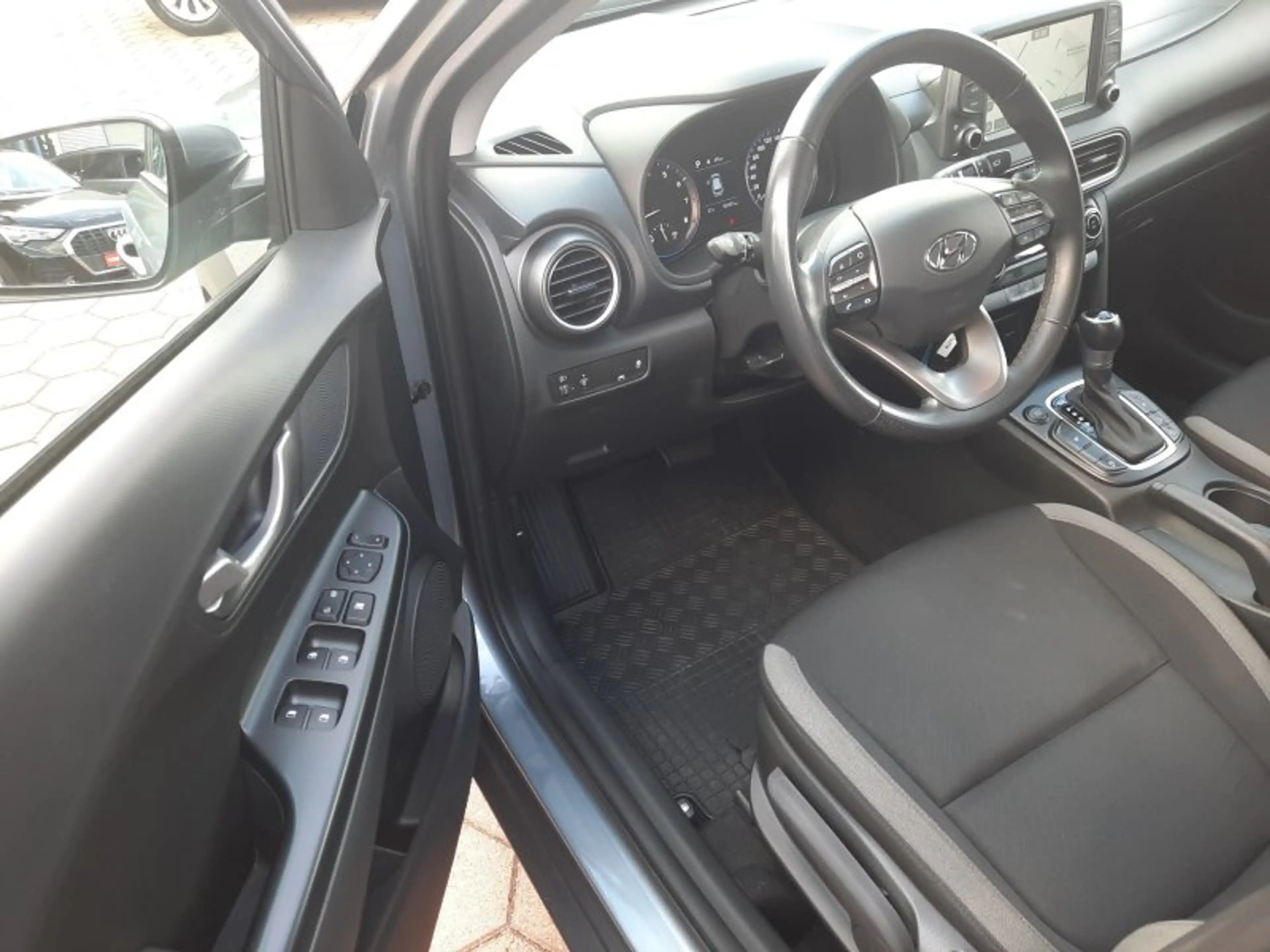 Hyundai KONA 1.6 T-GDI Navi/Sitzh./Tempomat/Allwetter — photo 18