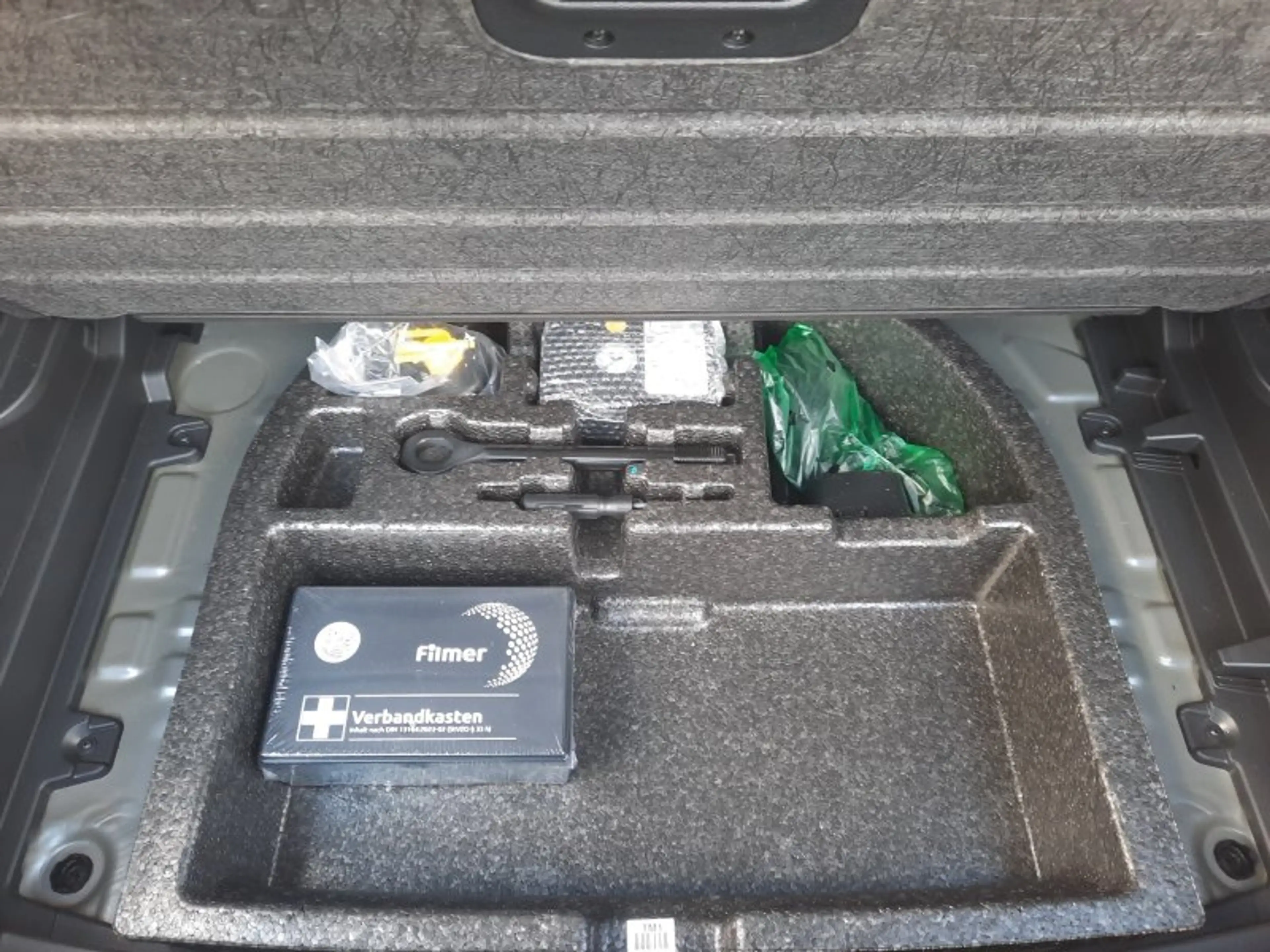 Hyundai KONA 1.6 T-GDI Navi/Sitzh./Tempomat/Allwetter — photo 17