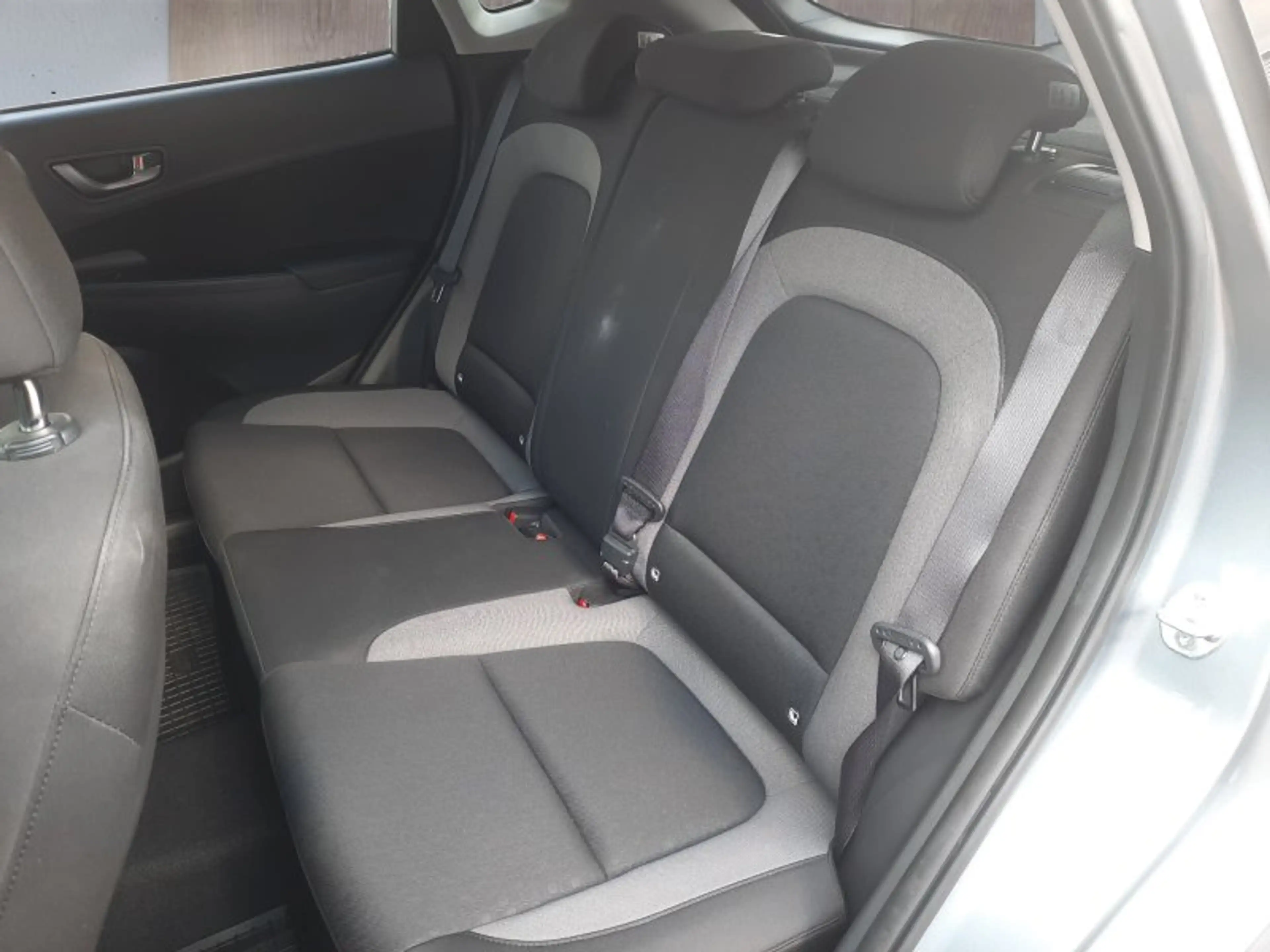 Hyundai KONA 1.6 T-GDI Navi/Sitzh./Tempomat/Allwetter — photo 13