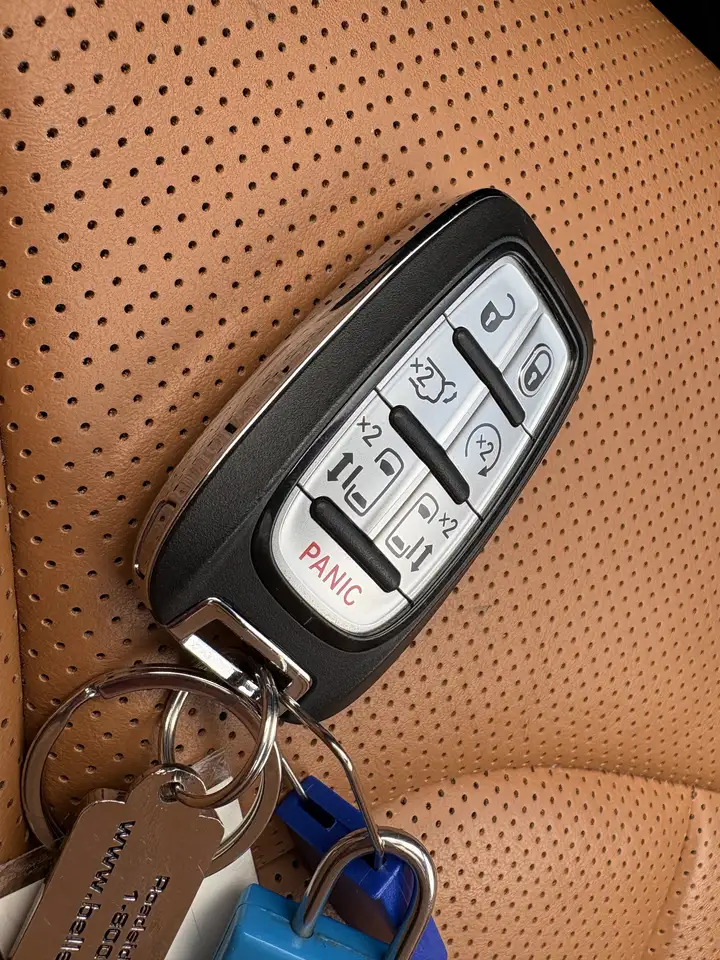 Chrysler Pacifica снимка Chrysler Pacifica