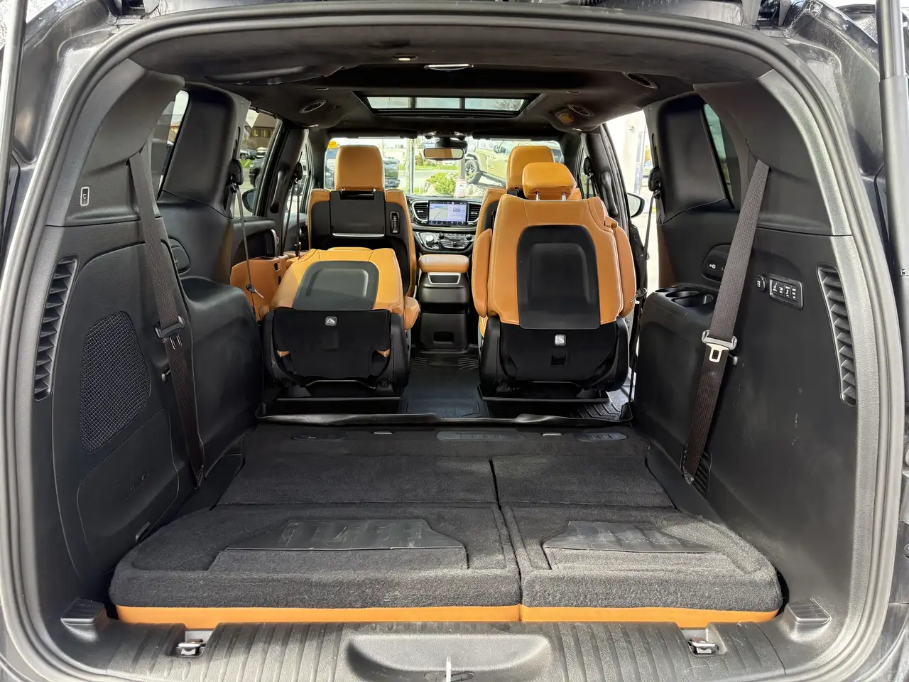 Chrysler Pacifica снимка Chrysler Pacifica