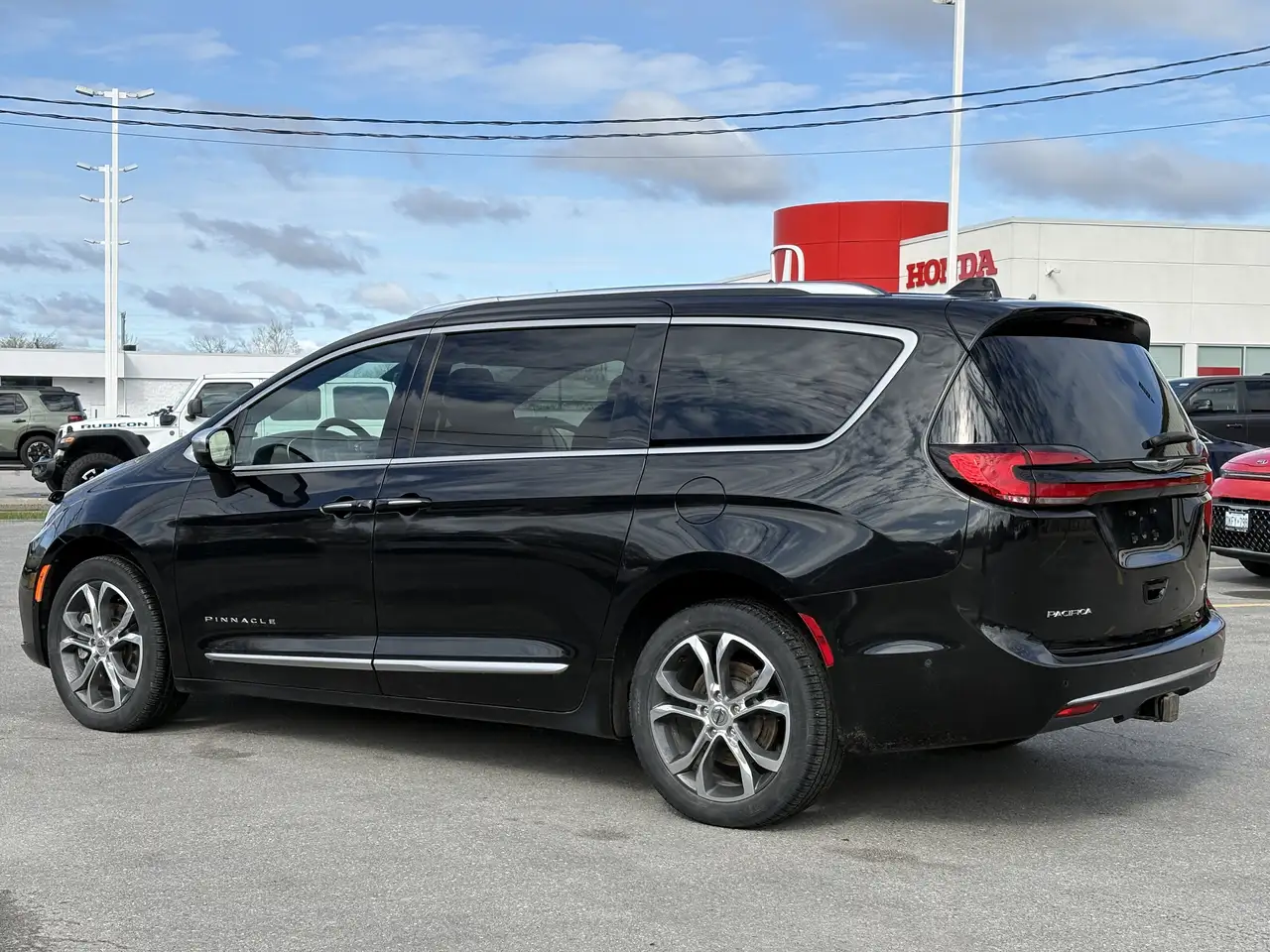Chrysler Pacifica снимка Chrysler Pacifica
