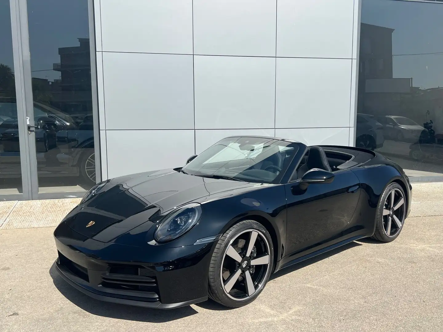 Porsche 992 Cabrio 394cv possibilità noleggio no scoring Nero - 1
