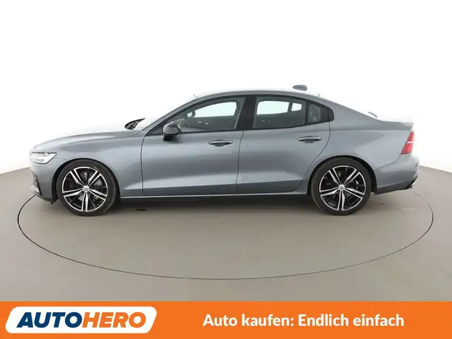 Volvo S60 view 3