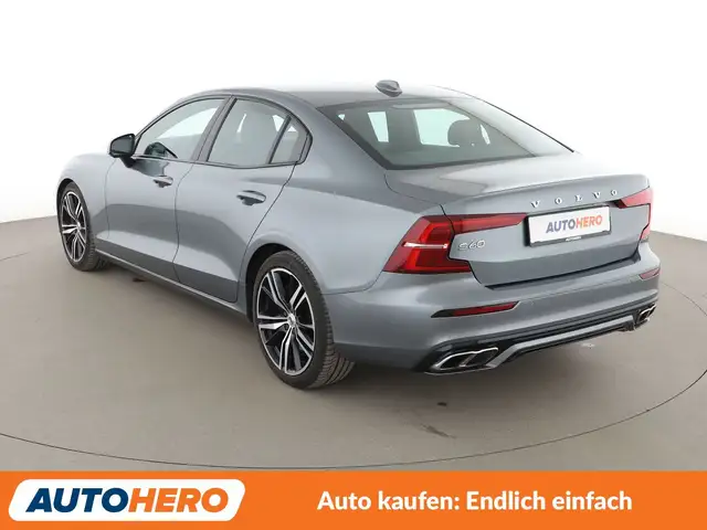 Volvo S60 view 4