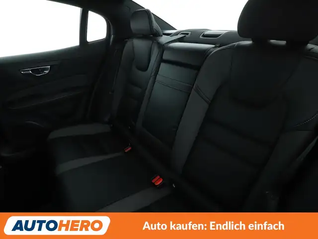 Volvo S60 view 14