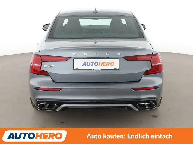 Volvo S60 view 5