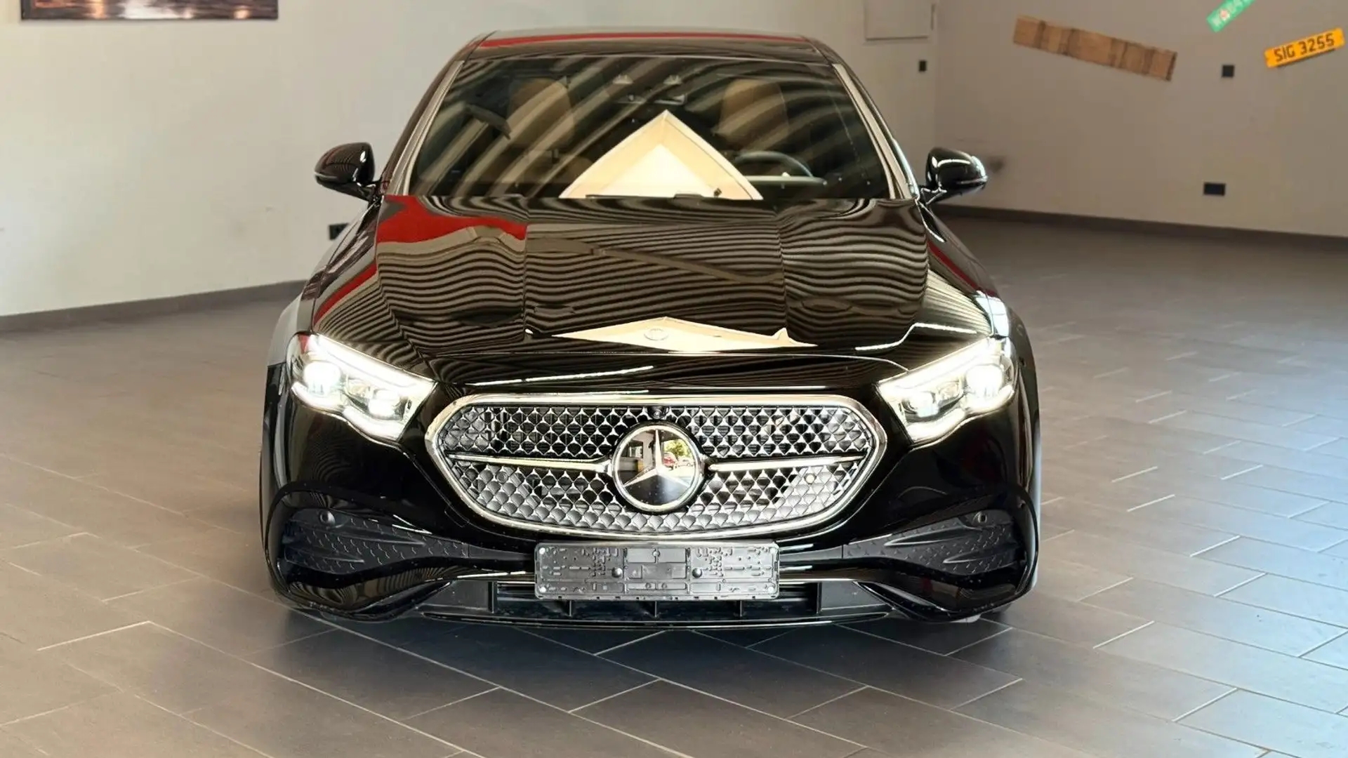 Mercedes-Benz E 200 AMG PREMIUM*Hyperscreen*Pano*HUD*EUR 1* Negro - 2