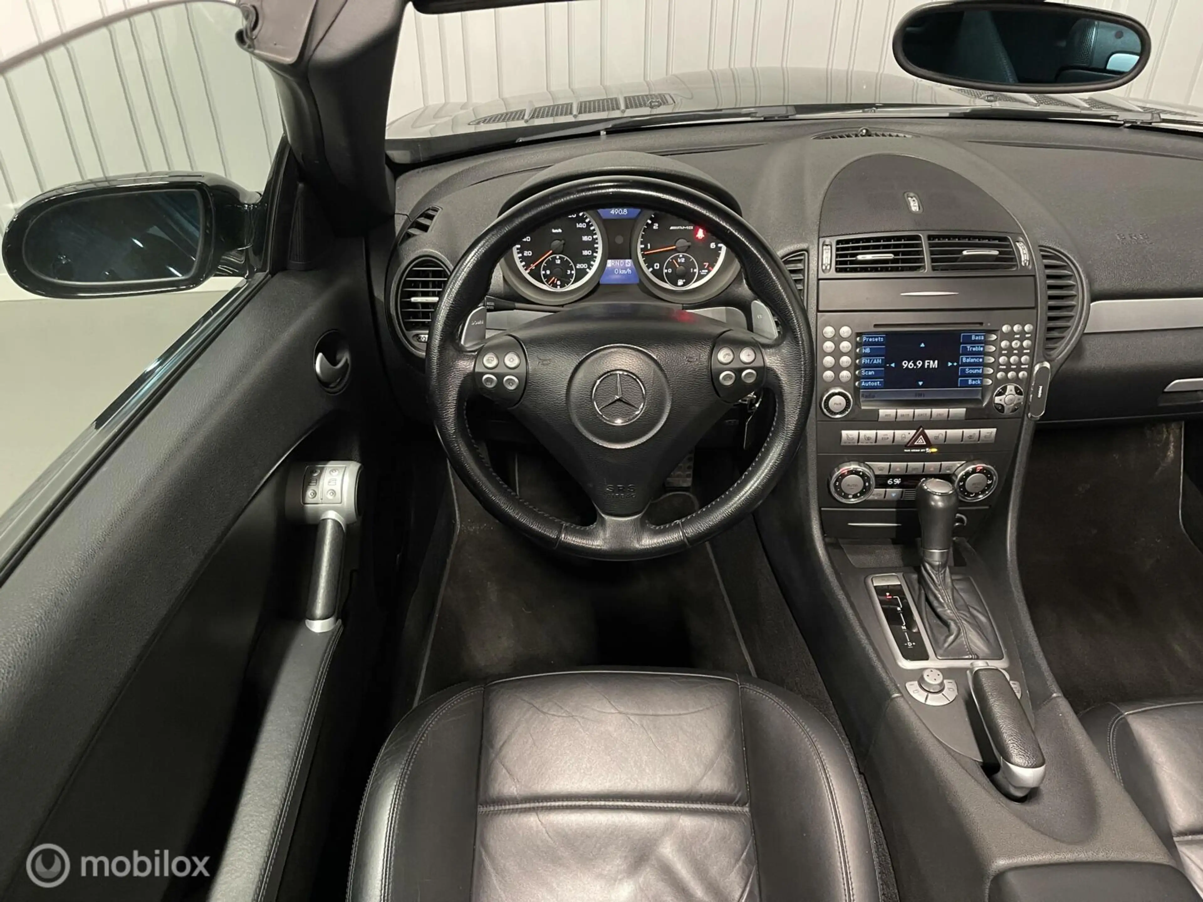 Mercedes-Benz SLK 55 AMG — photo 11