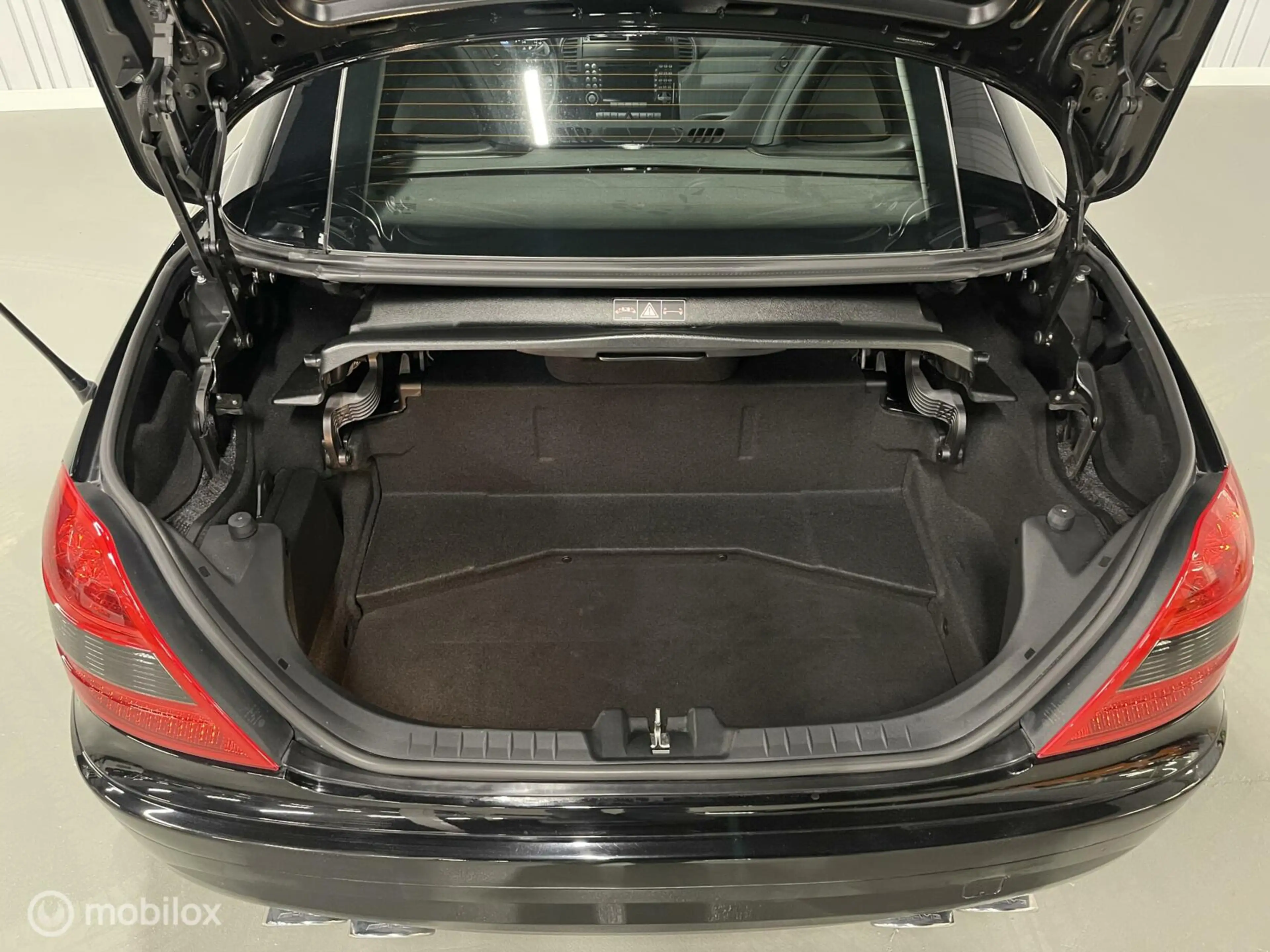 Mercedes-Benz SLK 55 AMG — photo 8
