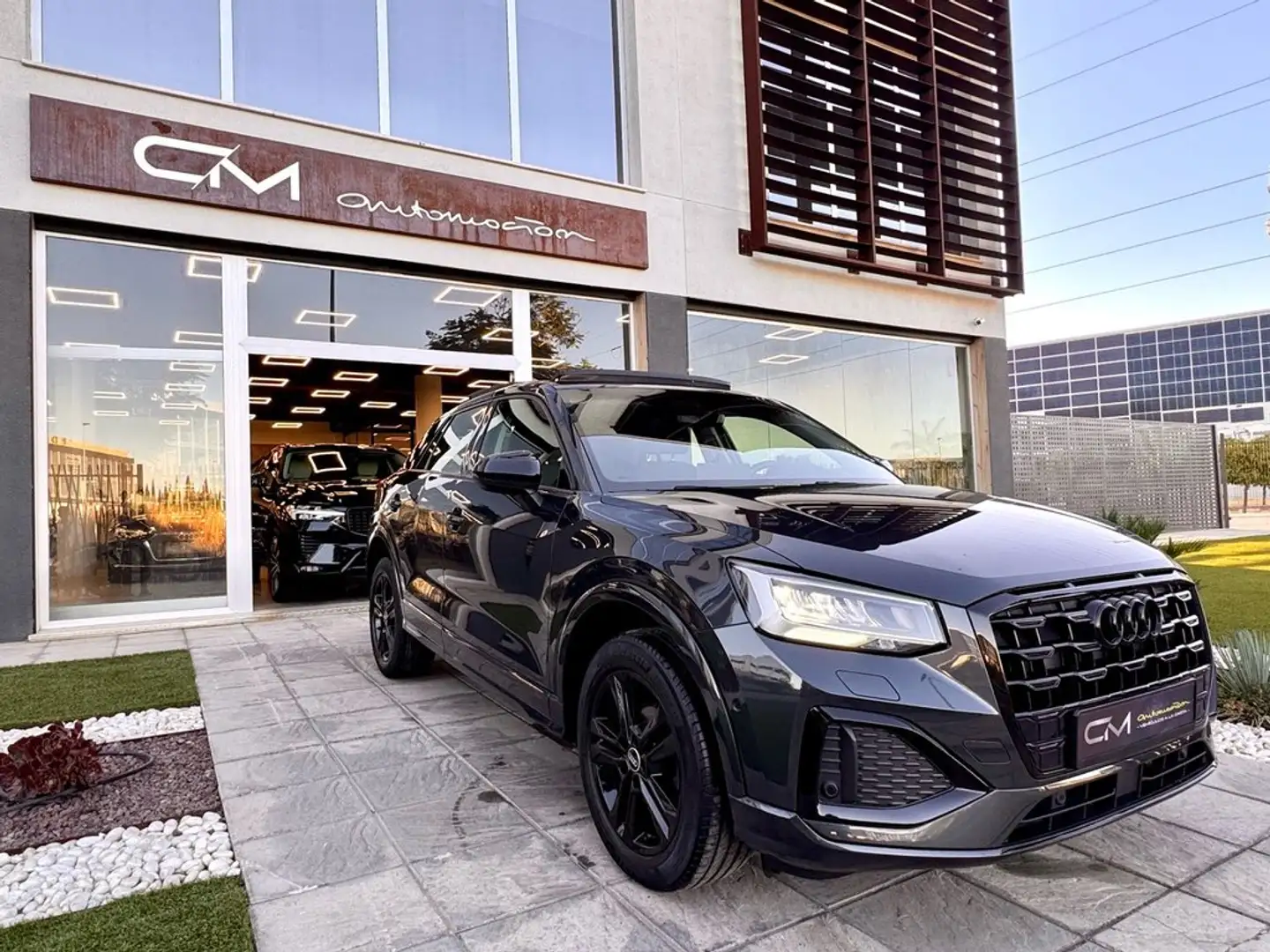 Audi Q2 30 TDI Black line S tronic 85kW Gris - 1