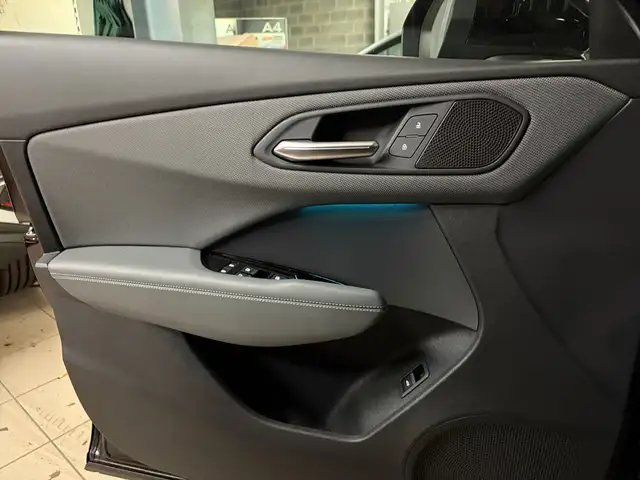 Audi Q3 view 13