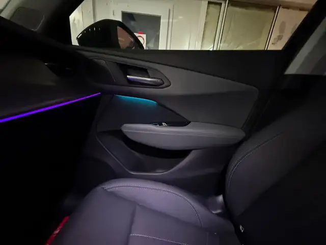 Audi Q3 view 14