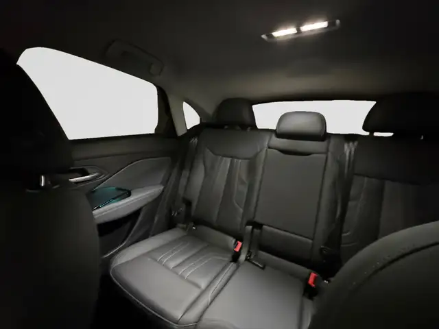 Audi Q3 view 15