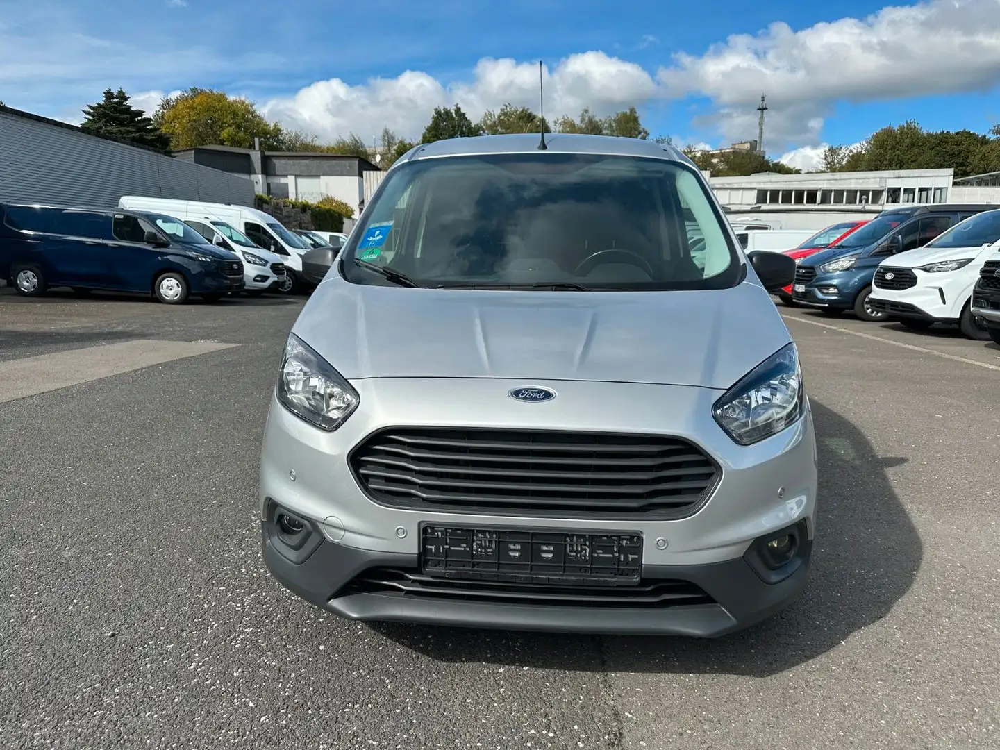 Ford Transit Courier Trend Silber - 2