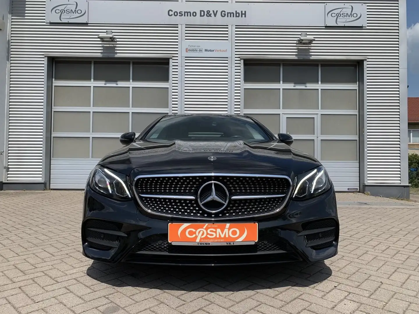 Mercedes-Benz E 400 E400 4M AMG-Line Coupe MB-Scheckheft+Pano+Burm Schwarz - 2