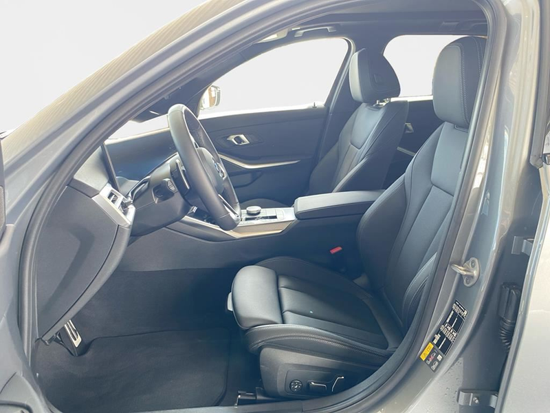BMW 330 M Sport — photo 11