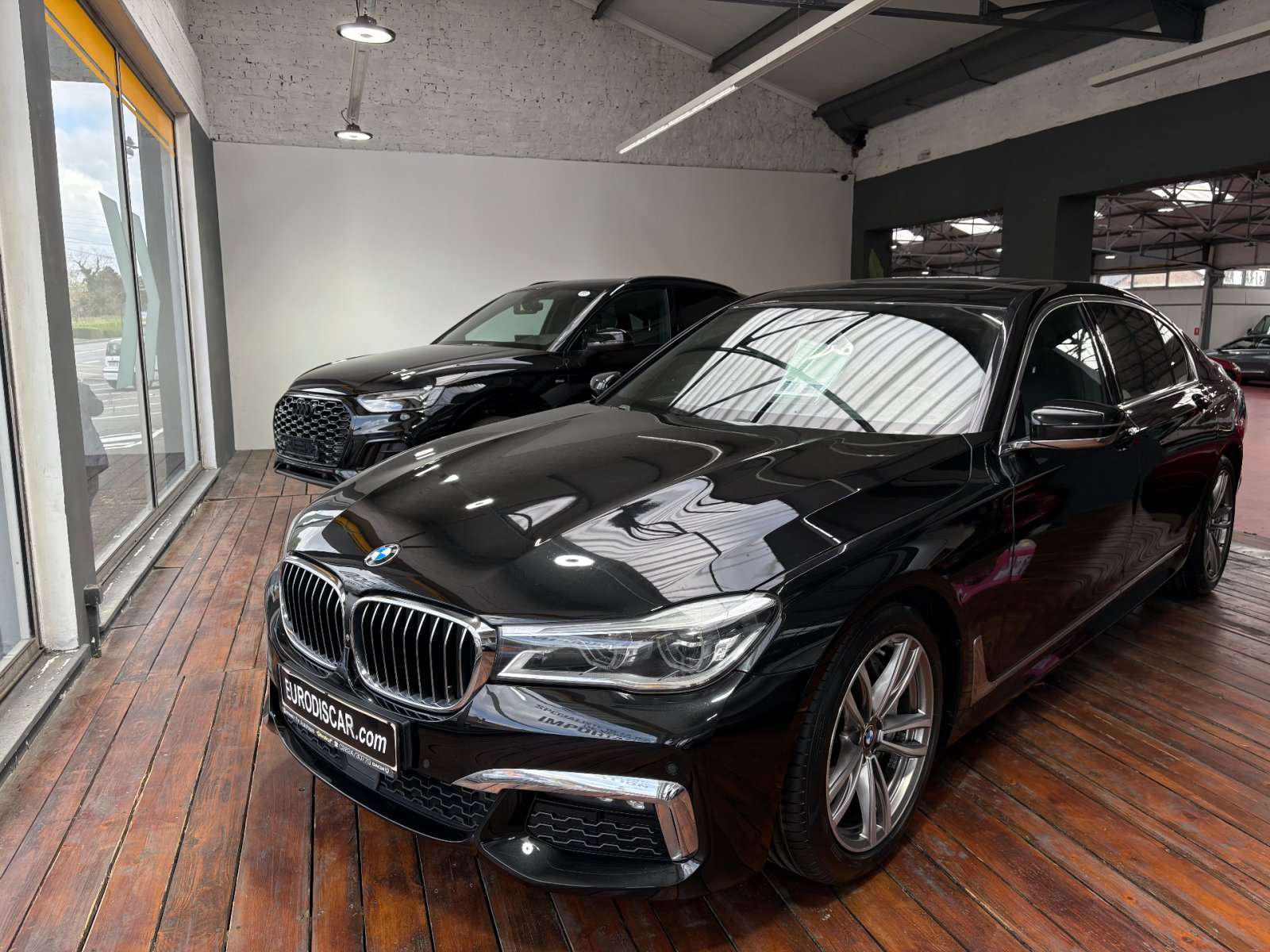 BMW 750