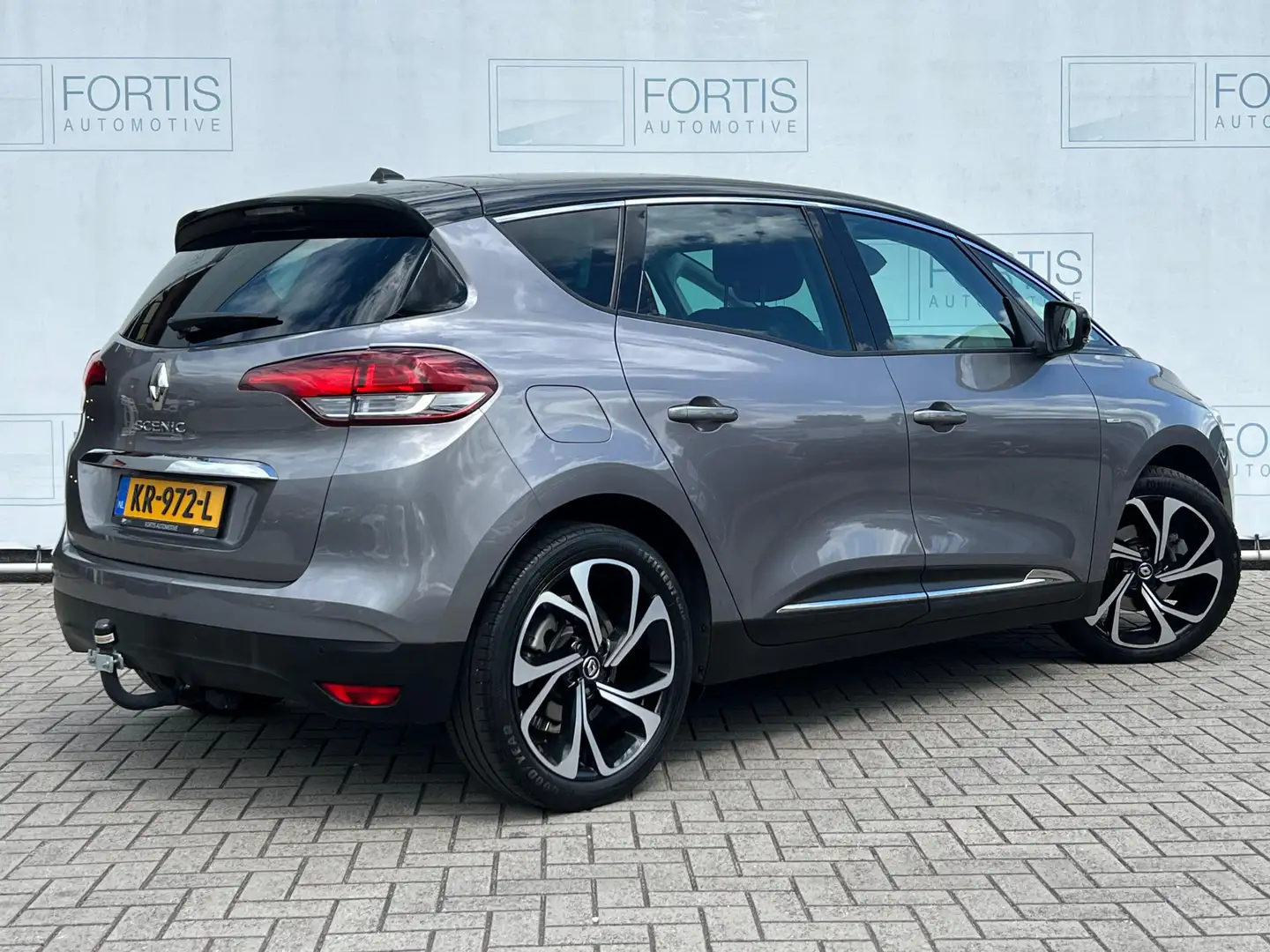 Renault Scenic 1.2 TCe 130 Bose NL AUTO | PDC VOOR & ACHTER | PAN Gri - 2