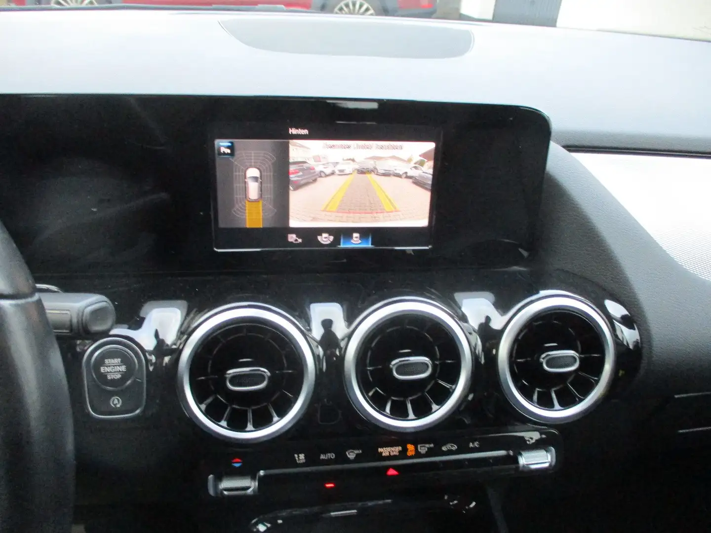 Mercedes-Benz B 180 d NAVI LEDER KAMERA TOTWIN SPURH SITZH PDC Silber - 2