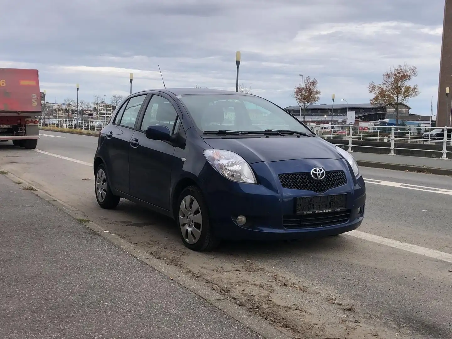 Toyota Yaris 1.3i VVT-i 16v Linea Sol - 2