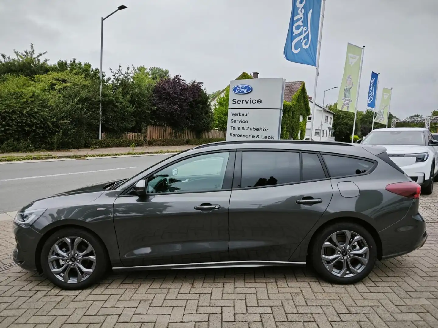 Ford Focus ST-Line X, Heckklappe el., Automatik Grau - 2