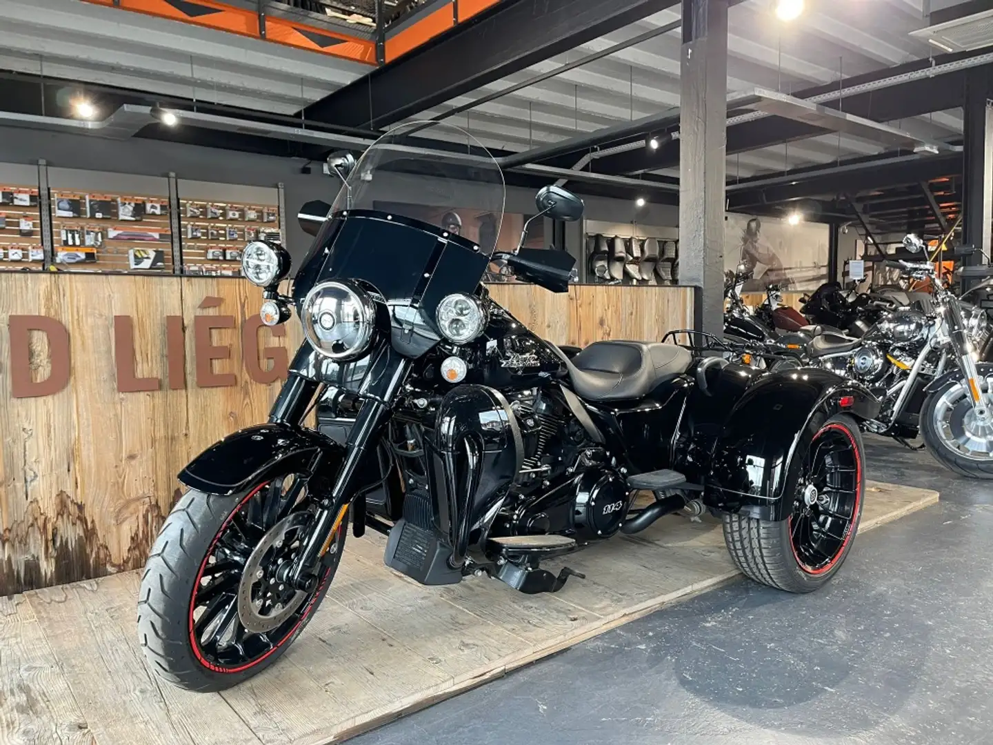 Harley-Davidson Freewheeler TRIKE Nero - 1