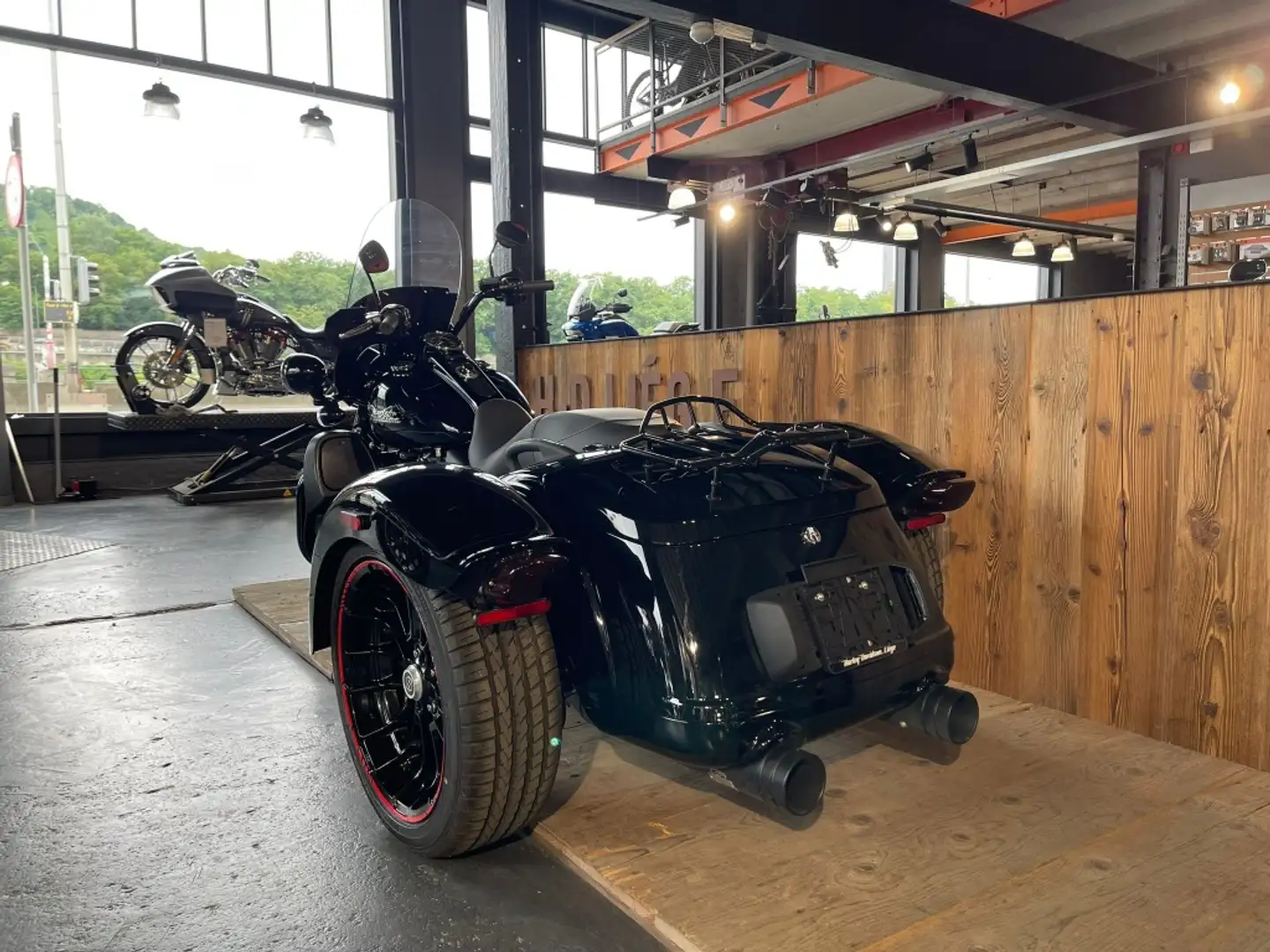 Harley-Davidson Freewheeler TRIKE Nero - 2