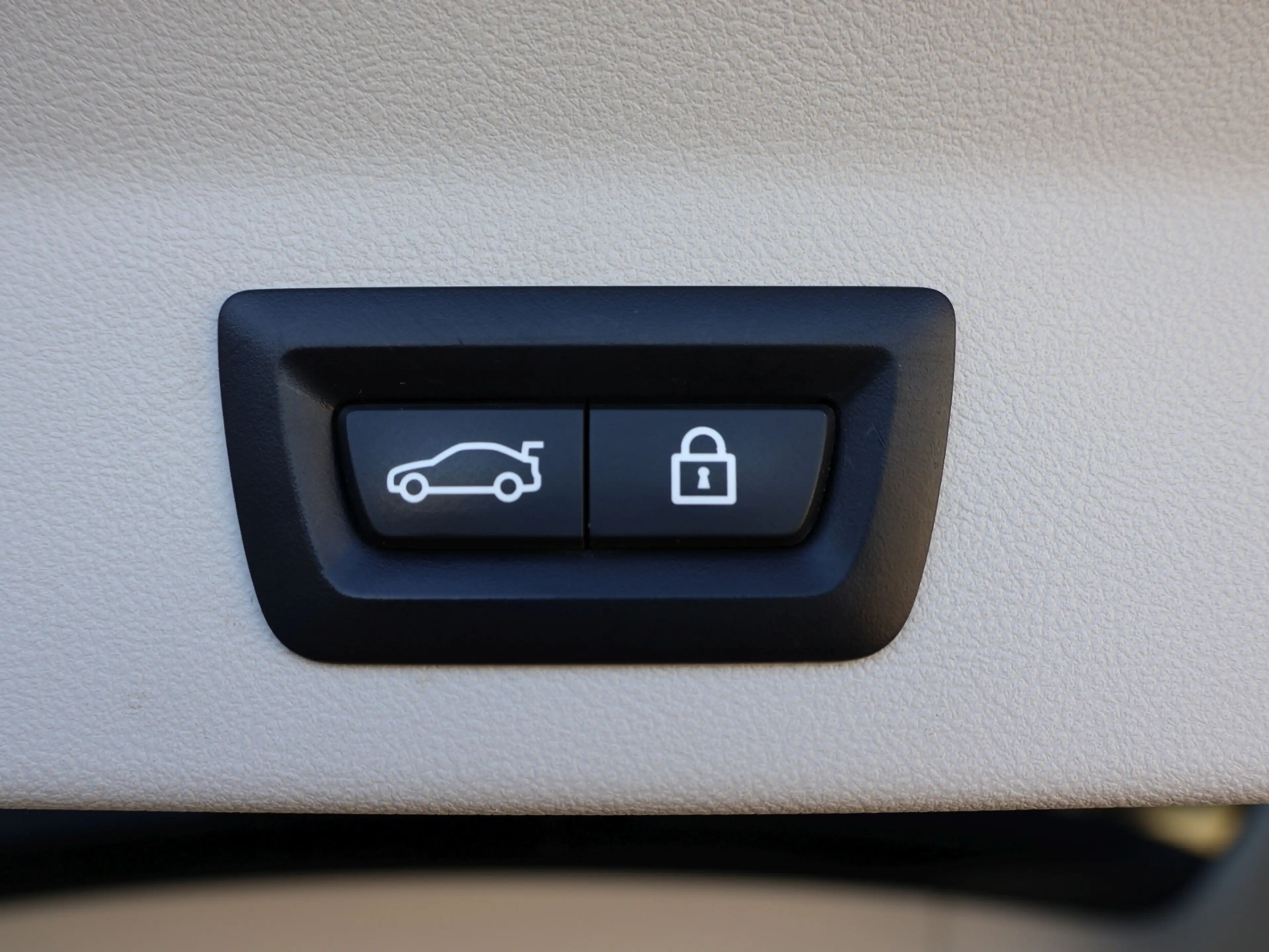 BMW iX3 Impressive Pano RFK HUD — photo 12