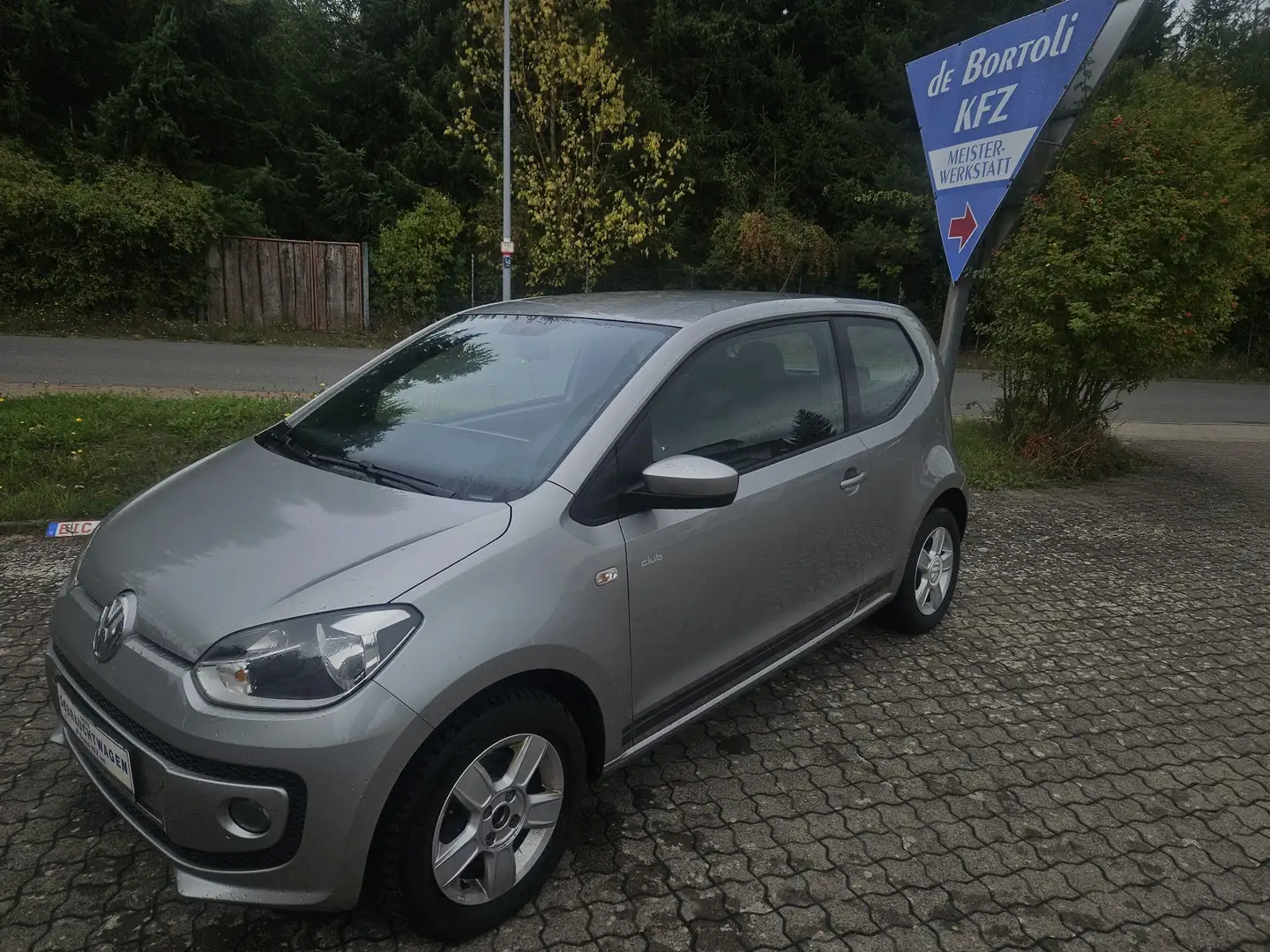 Volkswagen up! club up! Grau - 2