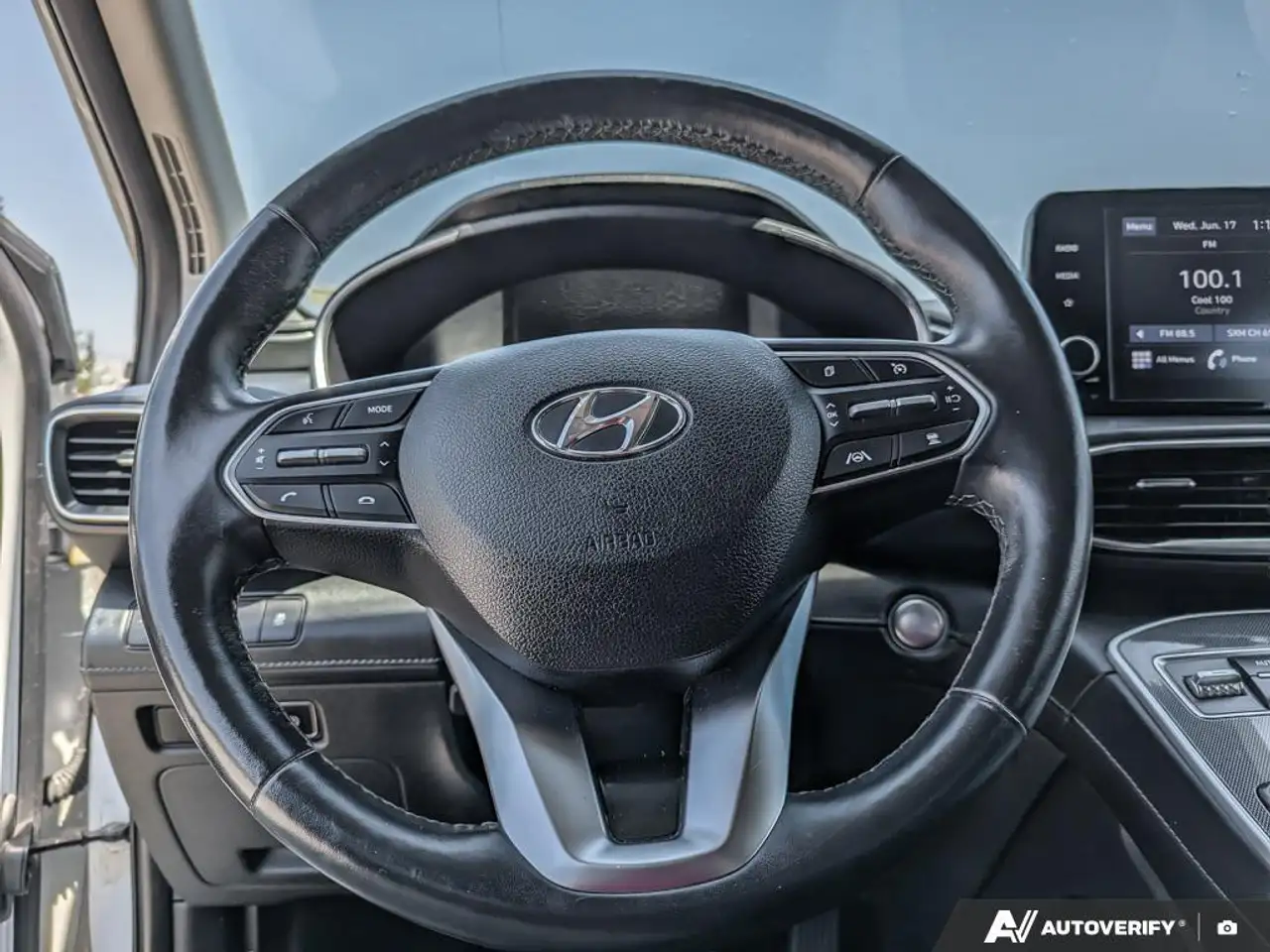 Hyundai SANTA FE photo Hyundai SANTA FE