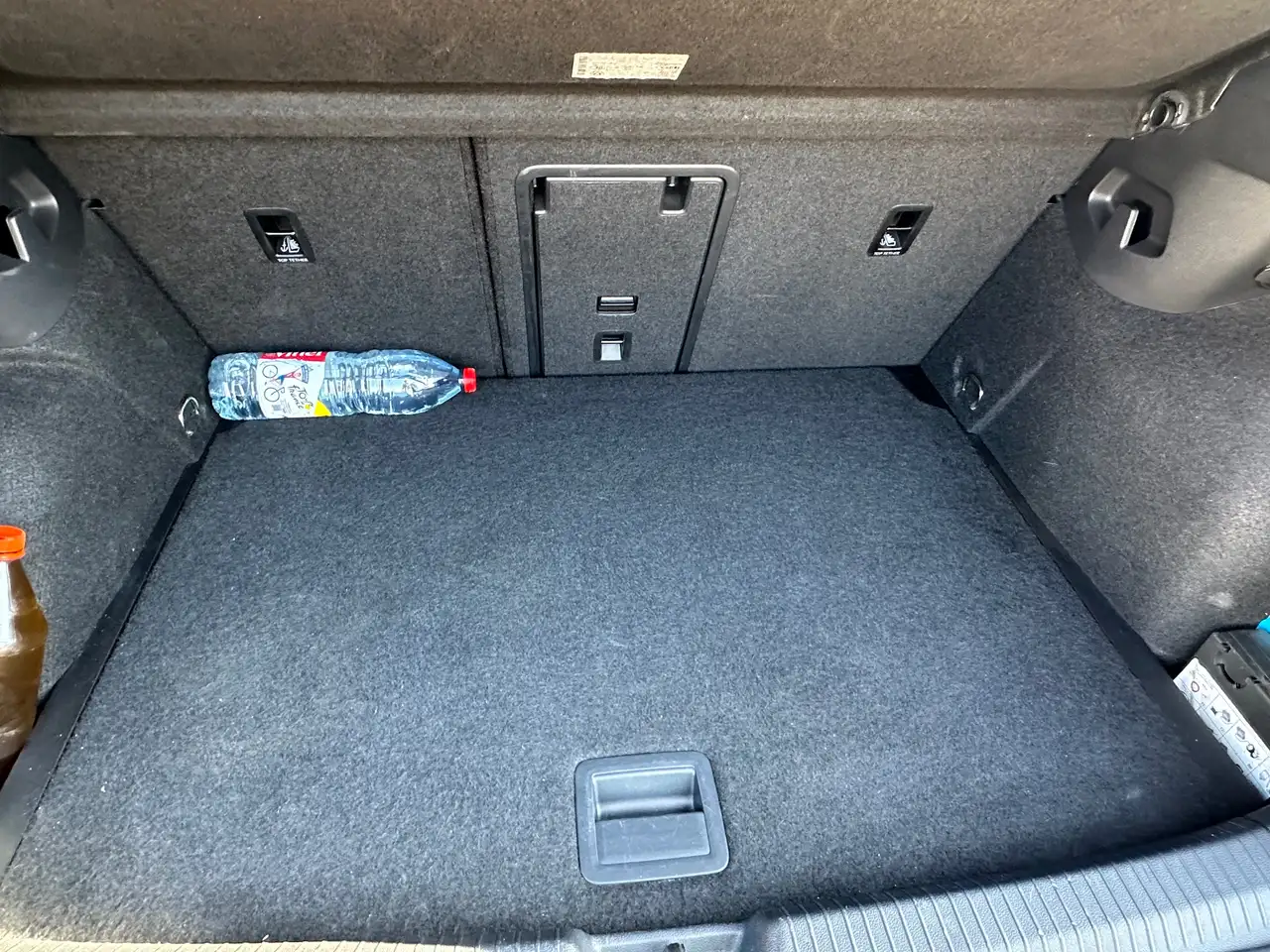 Volkswagen Golf Standard Model — photo 16