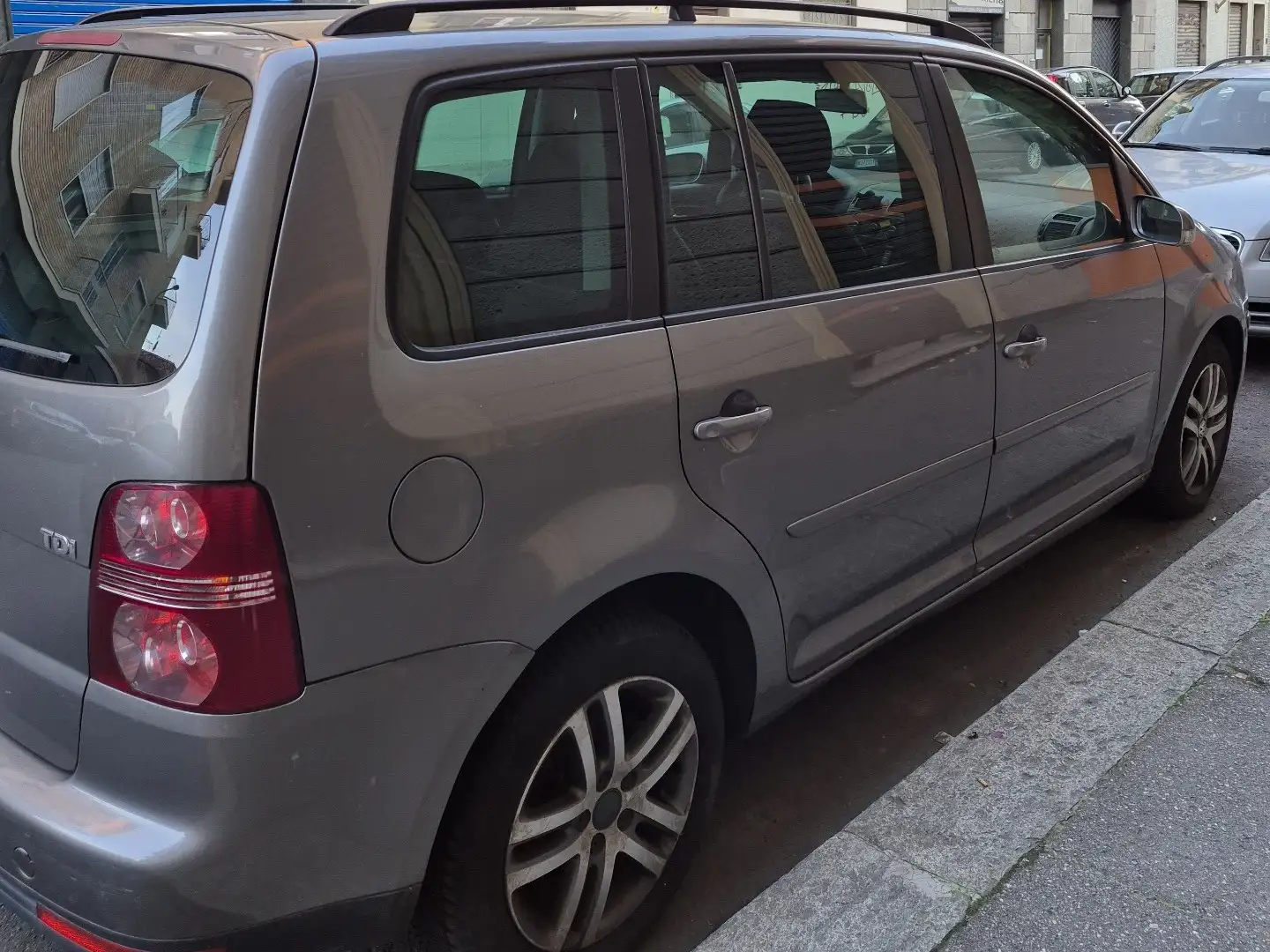 Volkswagen Touran 1.9 tdi Conceptline - 2