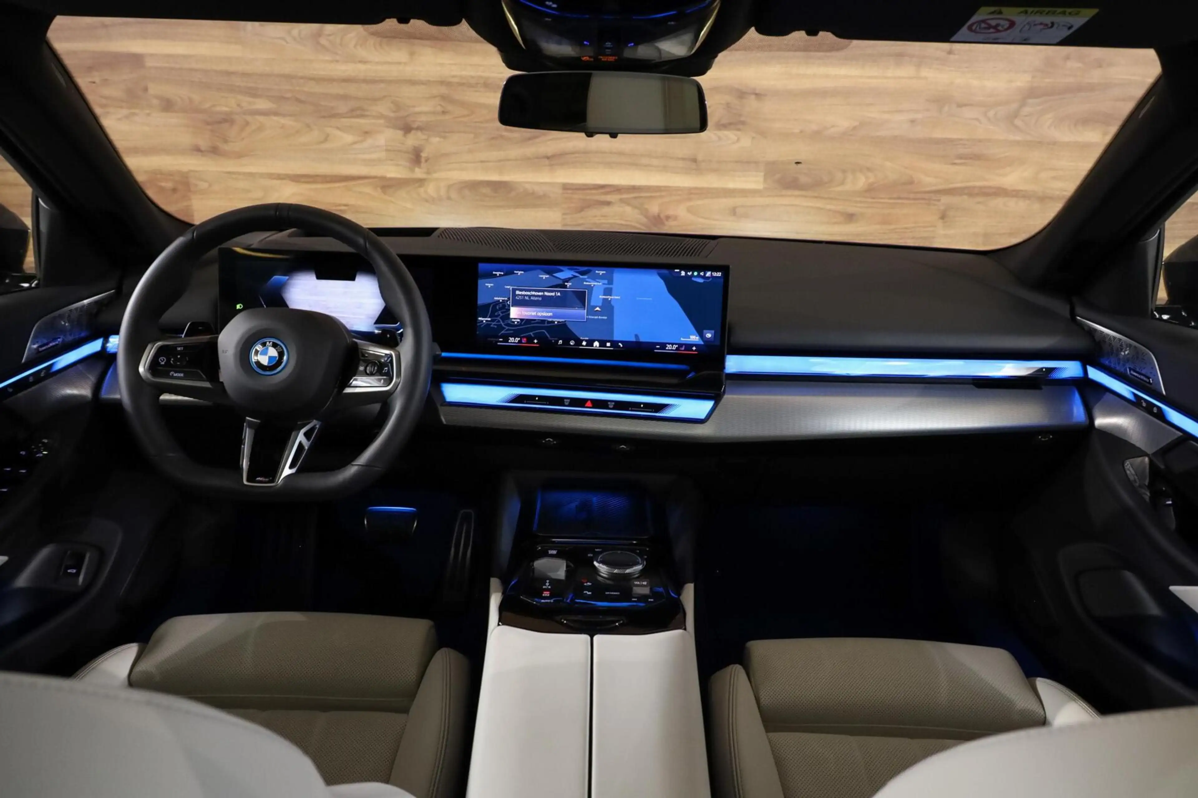 BMW 550 5-serie Touring 550e xDrive — photo 3