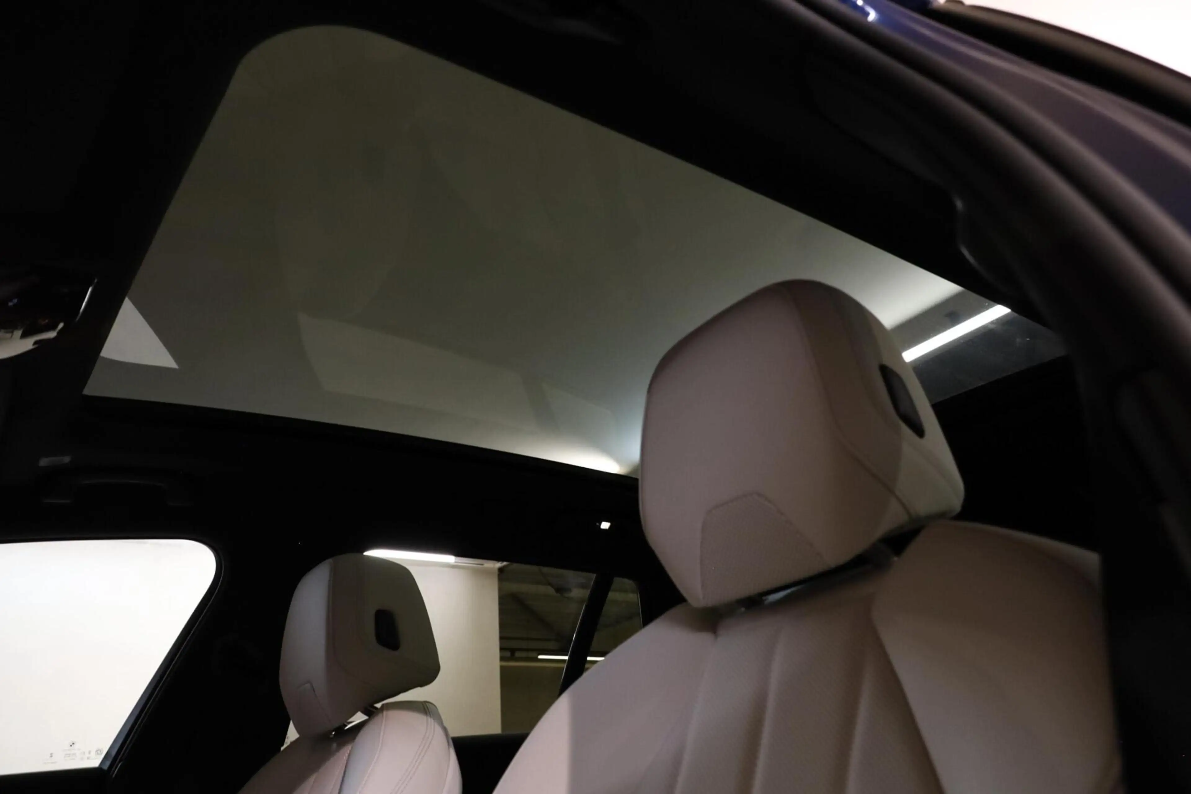 BMW 550 5-serie Touring 550e xDrive — photo 16