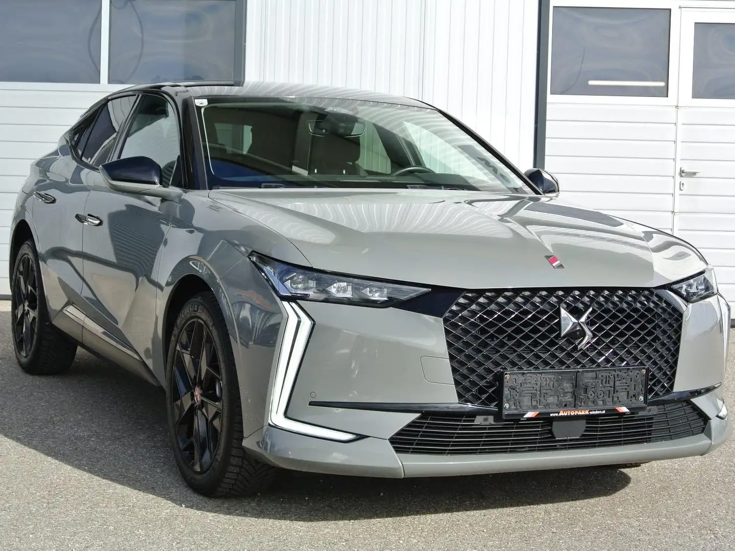 DS Automobiles DS 4 Blue HDI130 Eat8 *Performance Line * Matrix-LED Gris - 1
