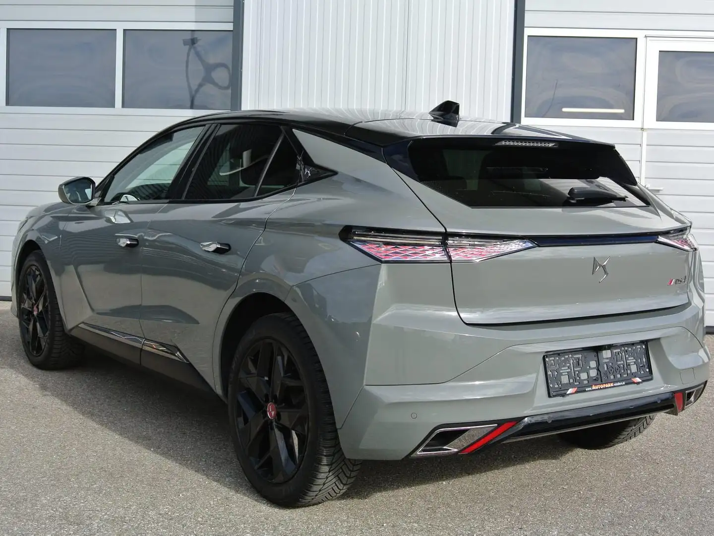 DS Automobiles DS 4 Blue HDI130 Eat8 *Performance Line * Matrix-LED Gris - 2