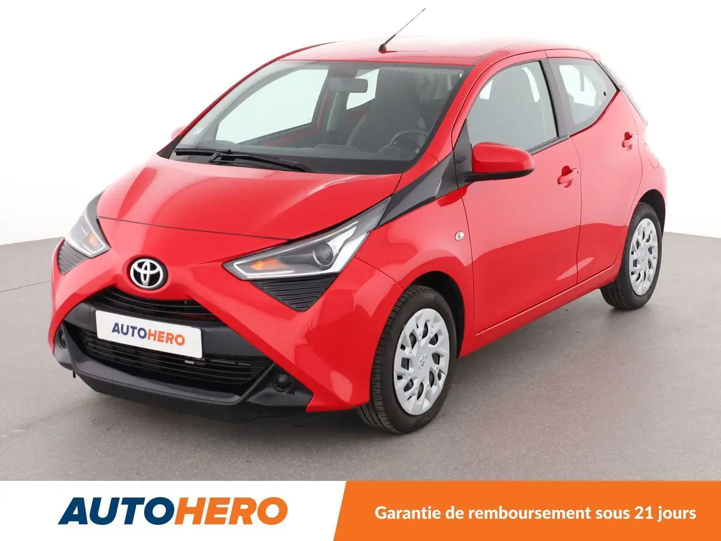 Toyota Aygo 1.0 VVT-i X-Play X-Shift Rouge - 1