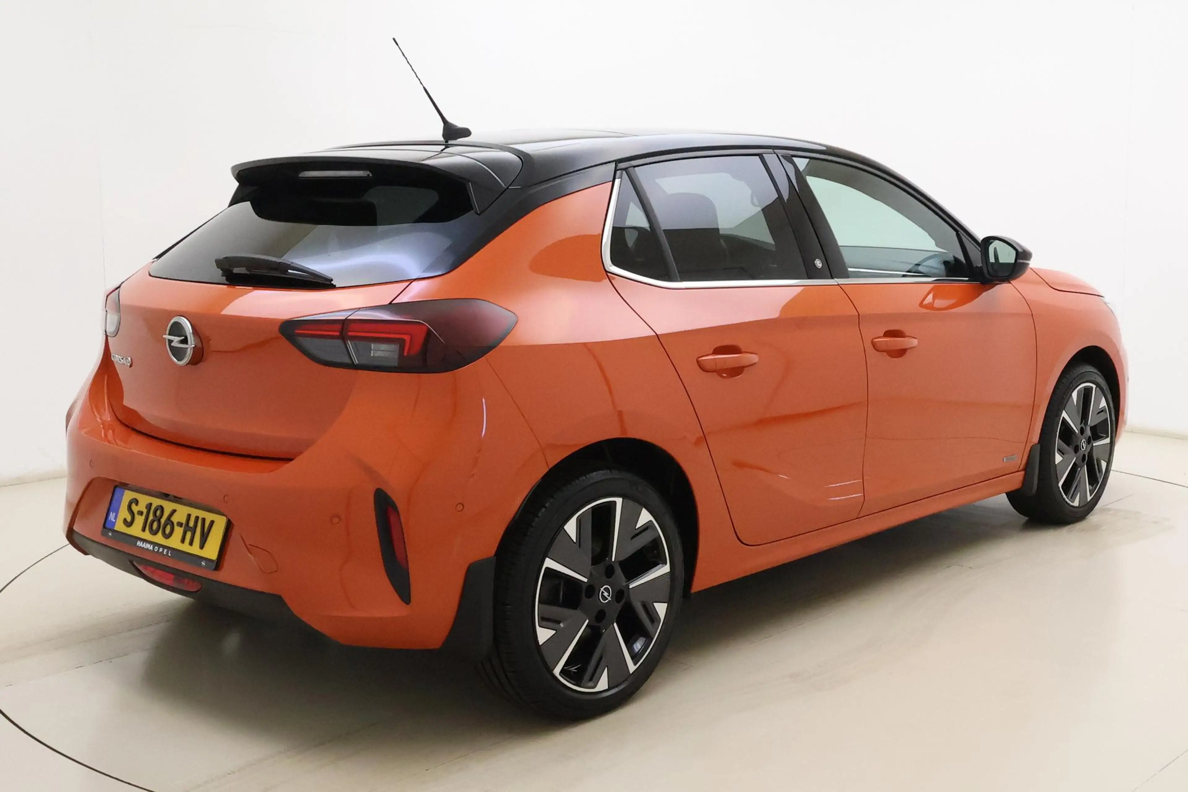 Opel Corsa-e Ultimate 50 kWh 136pk | Full Options | Massagestoe — photo 2