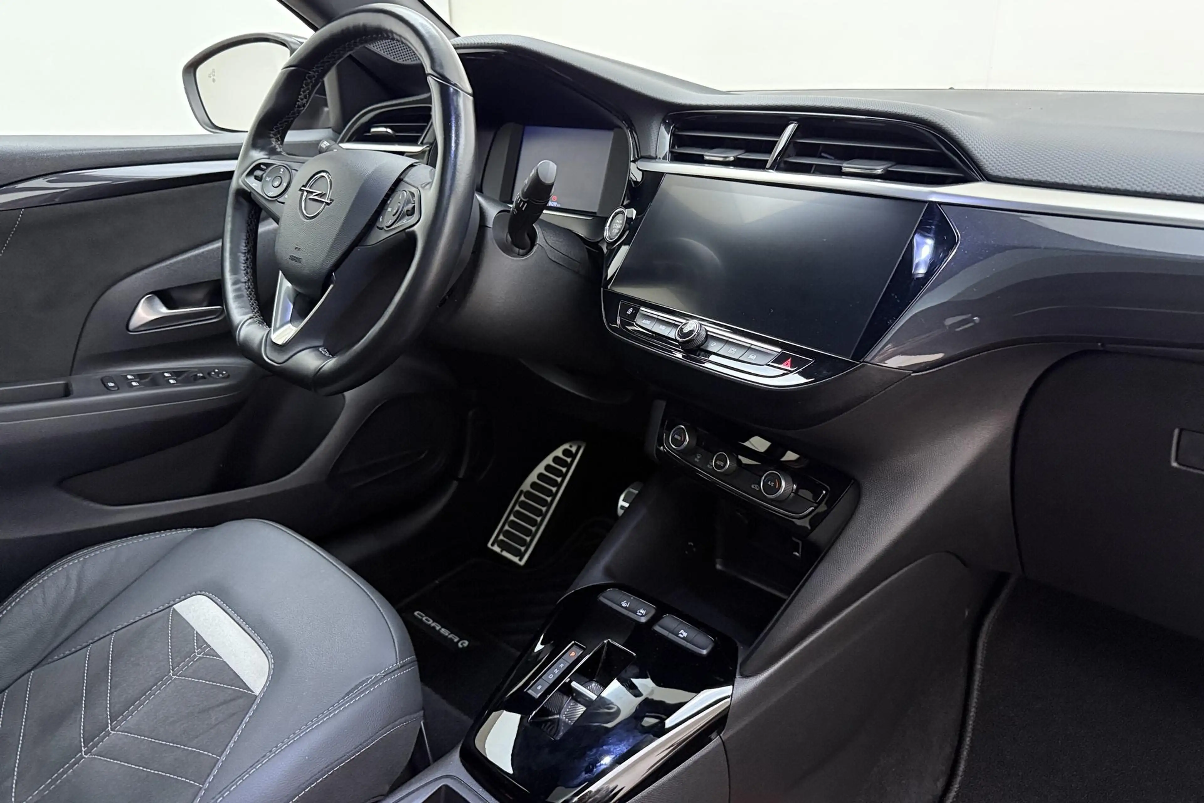 Opel Corsa-e Ultimate 50 kWh 136pk | Full Options | Massagestoe — photo 3