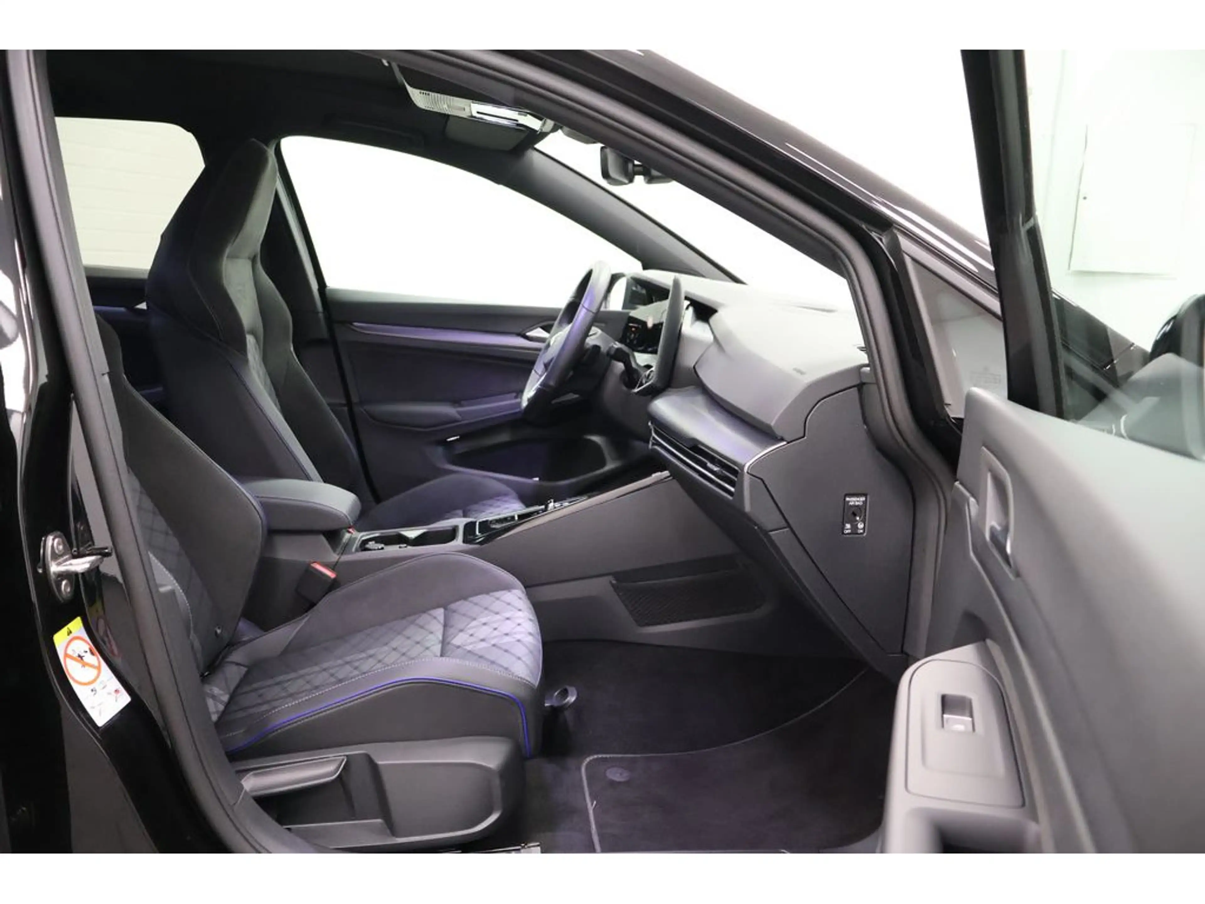 Volkswagen Golf VIII 2.0 TDI R-Line "Black Style" DSG,Na — photo 24