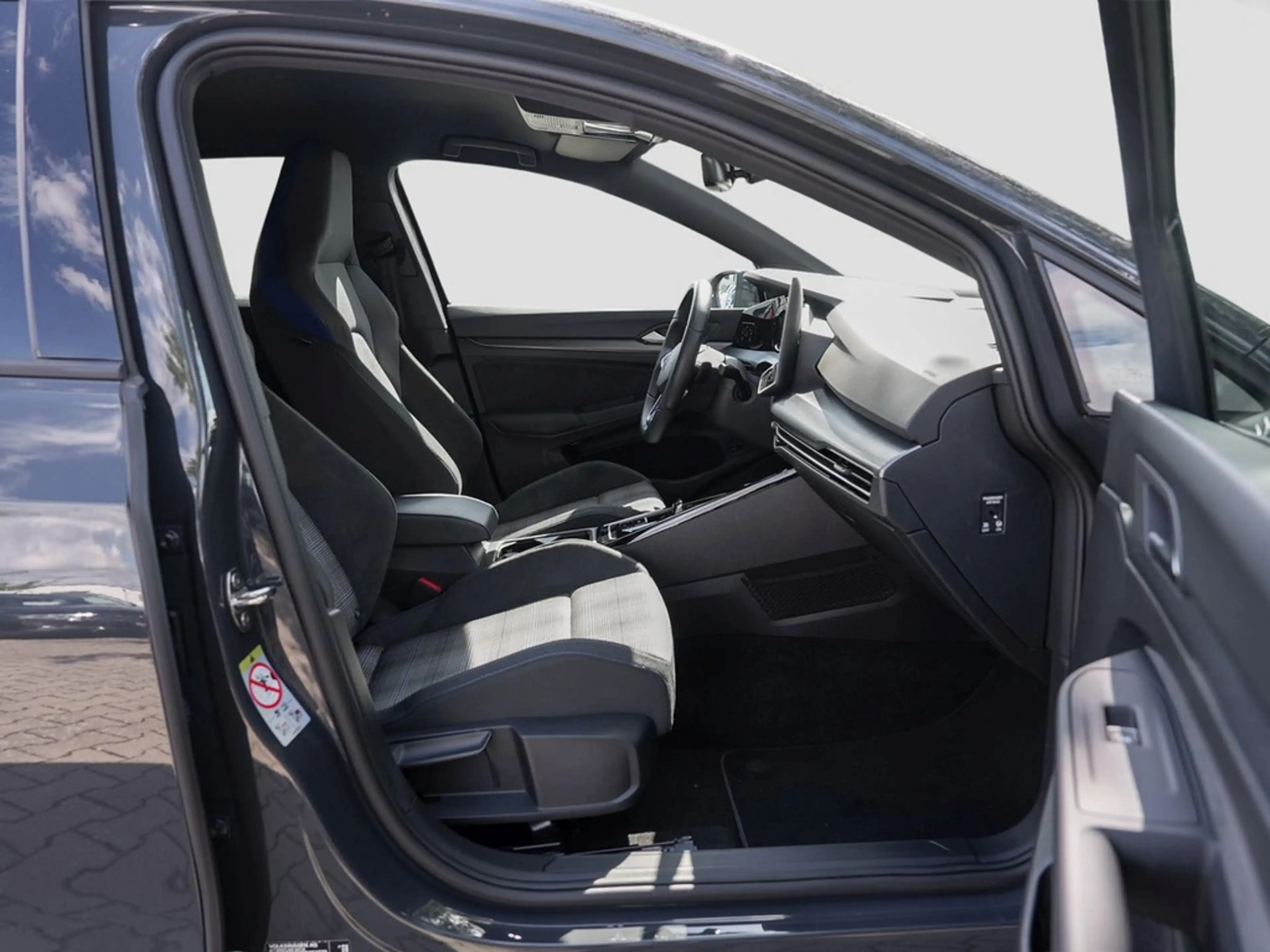 Volkswagen Golf GTE 1.5 TSI eHybrid 200kw DSG *Navi*Kamera*Head-up*... — photo 7