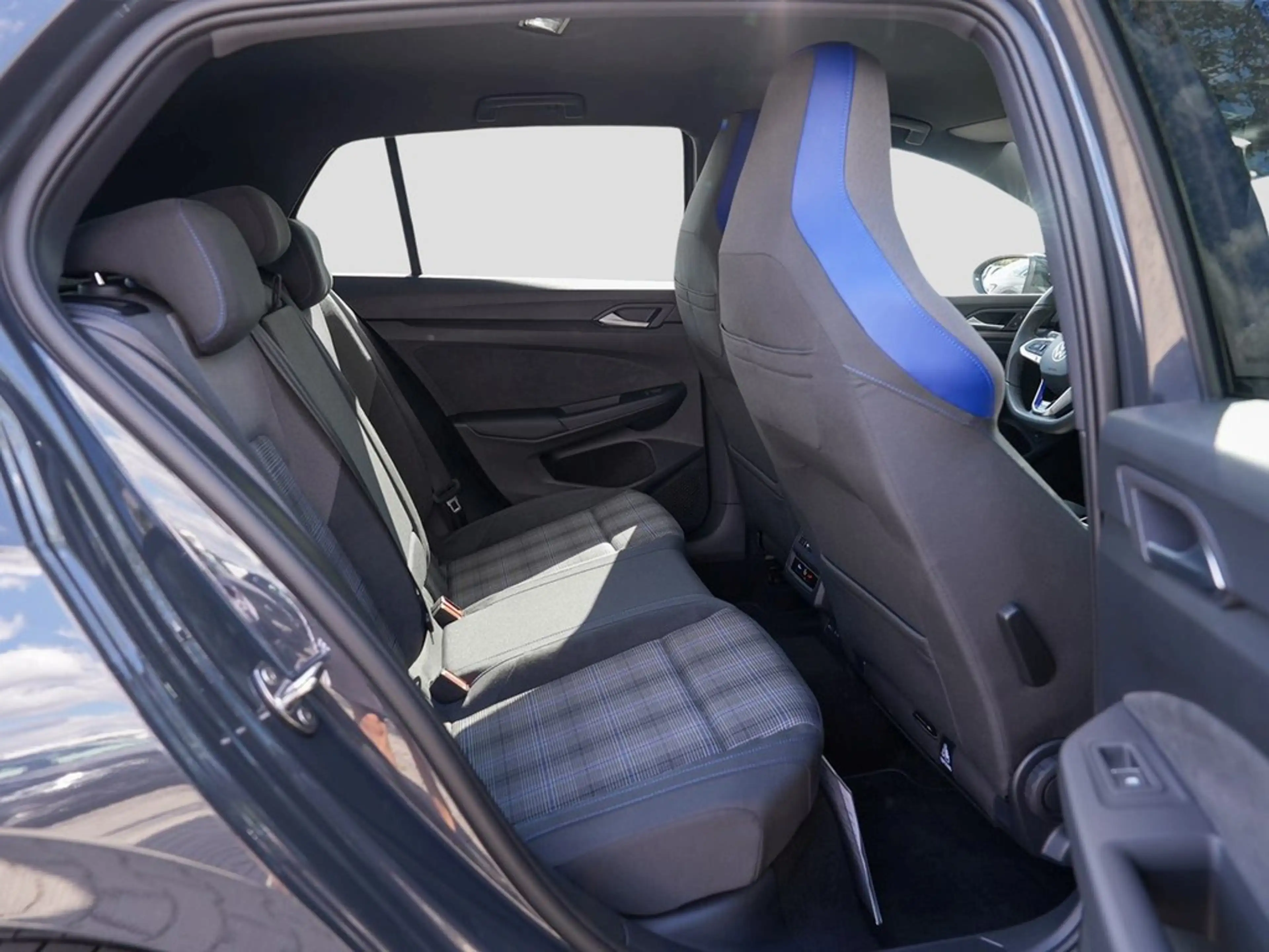 Volkswagen Golf GTE 1.5 TSI eHybrid 200kw DSG *Navi*Kamera*Head-up*... — photo 10