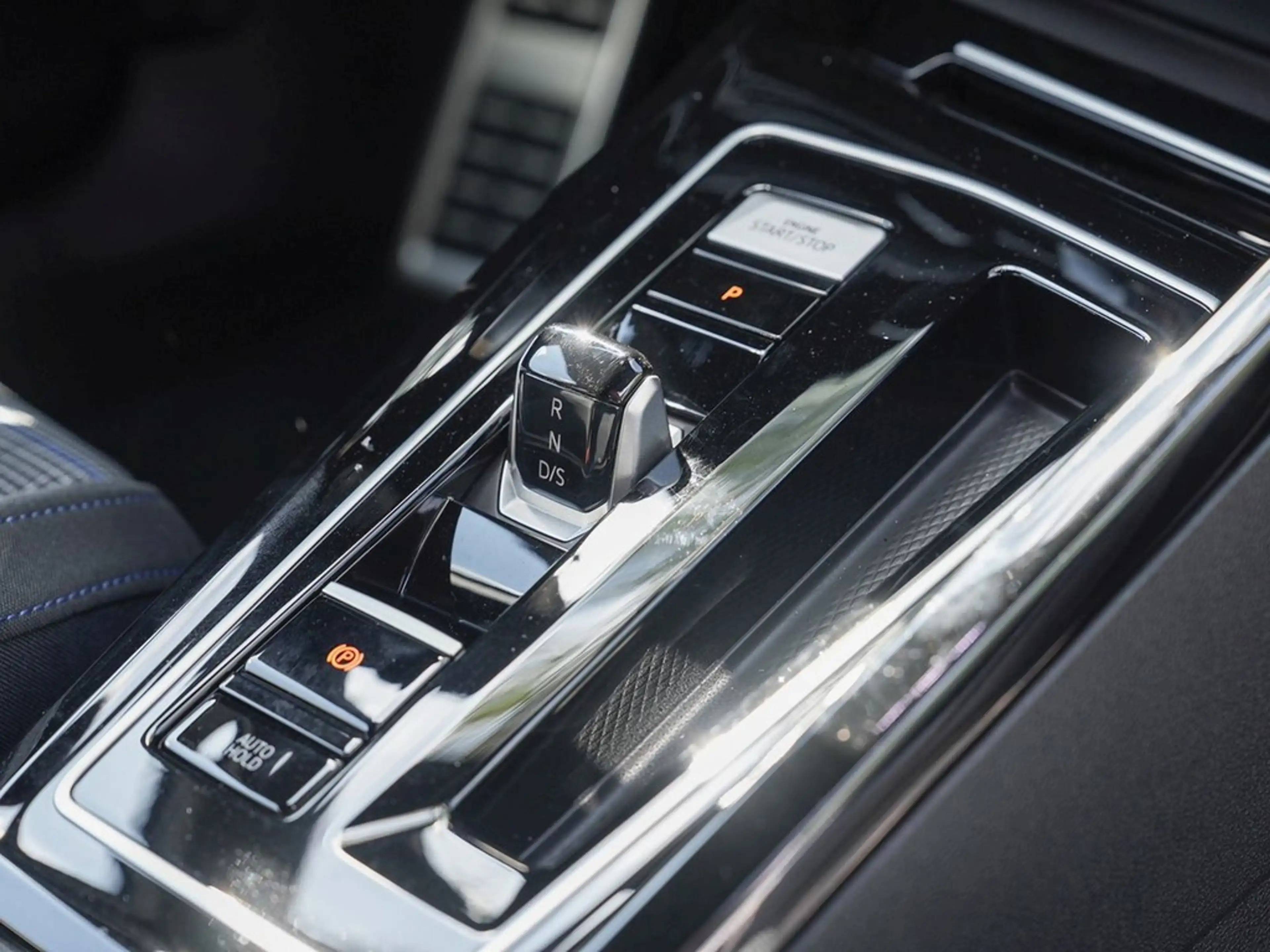 Volkswagen Golf GTE 1.5 TSI eHybrid 200kw DSG *Navi*Kamera*Head-up*... — photo 9