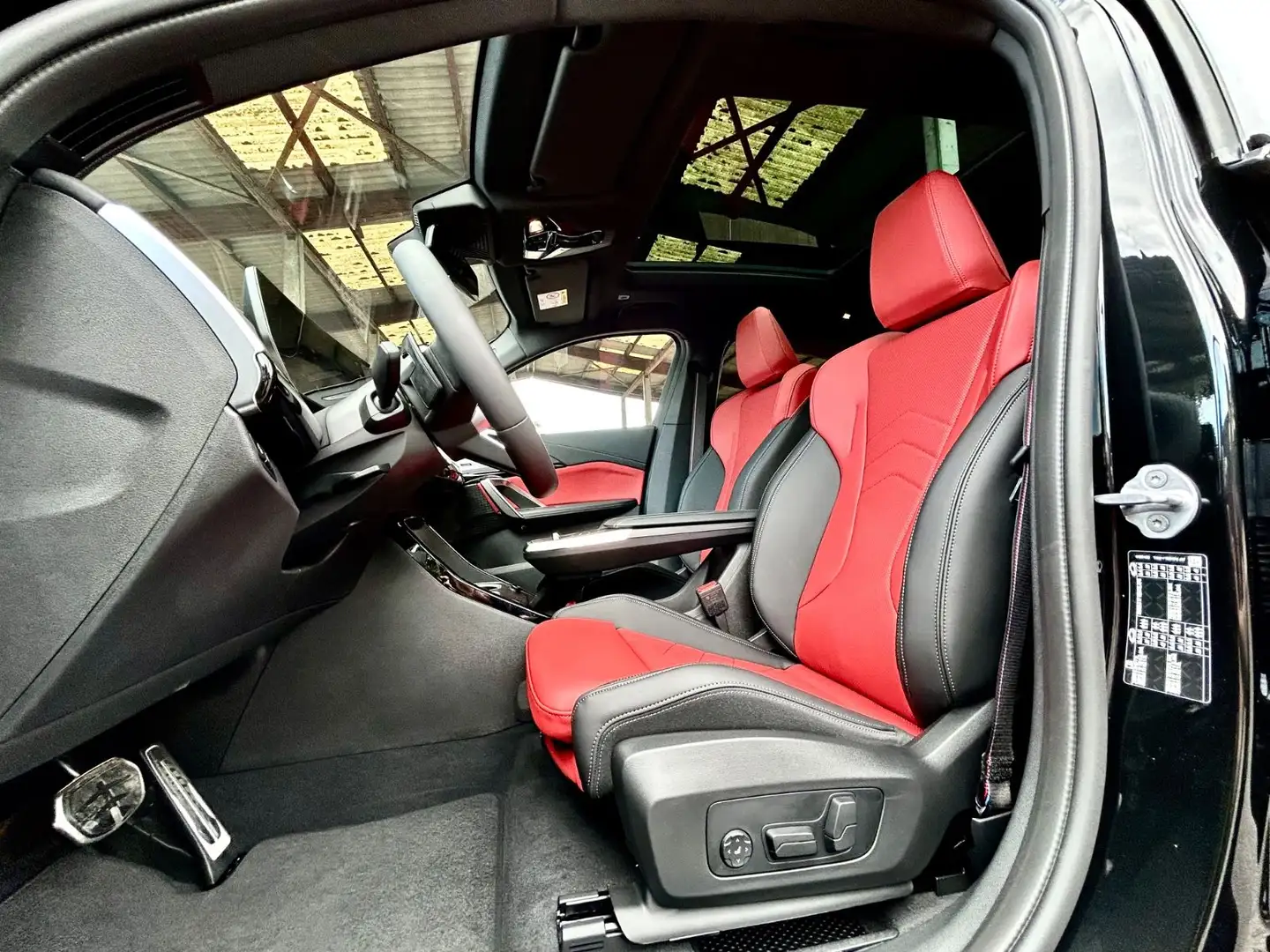 BMW X2 sDrive20i M Sport PRO*PANO*MEMORY*HEAD-UP* Zwart - 2