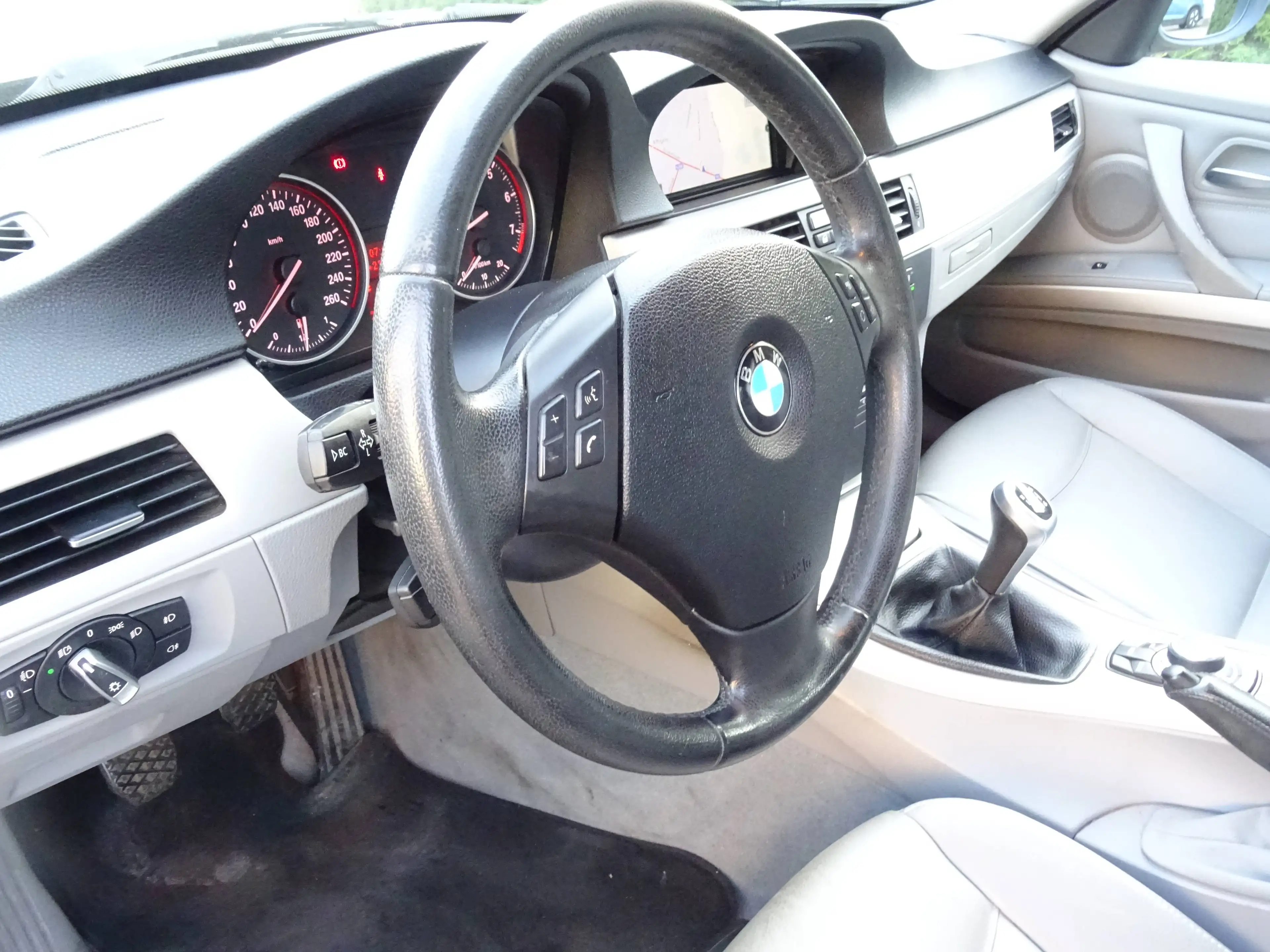 BMW 325 325i — photo 10