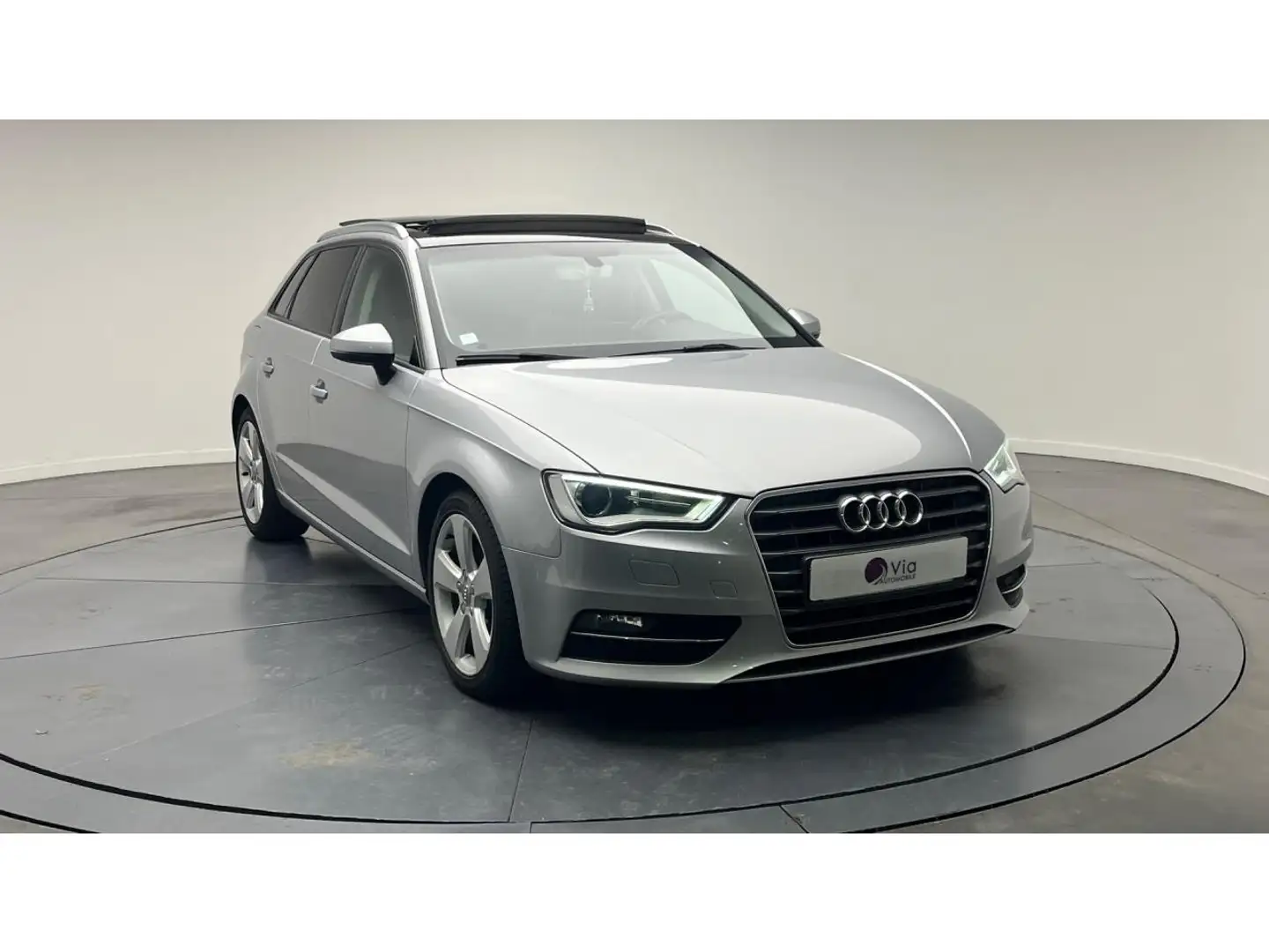 Audi A3 Sportback 2.0 TDI - 150 Ambition Luxe / TOIT OUVRANT / SIEGES CHAUFFANTS Gris - 2