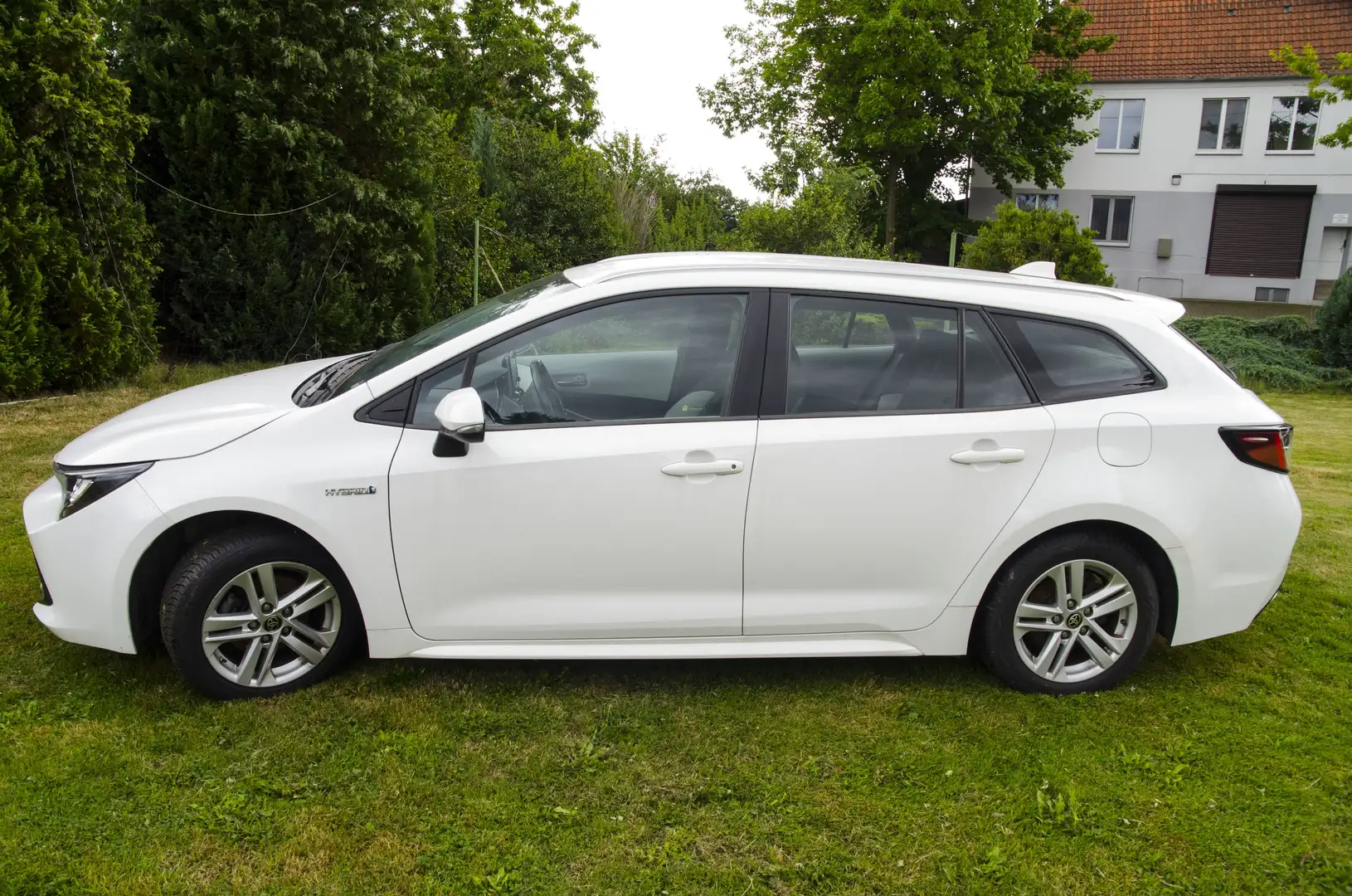 Toyota Corolla Hybrid Business Edition Weiß - 2