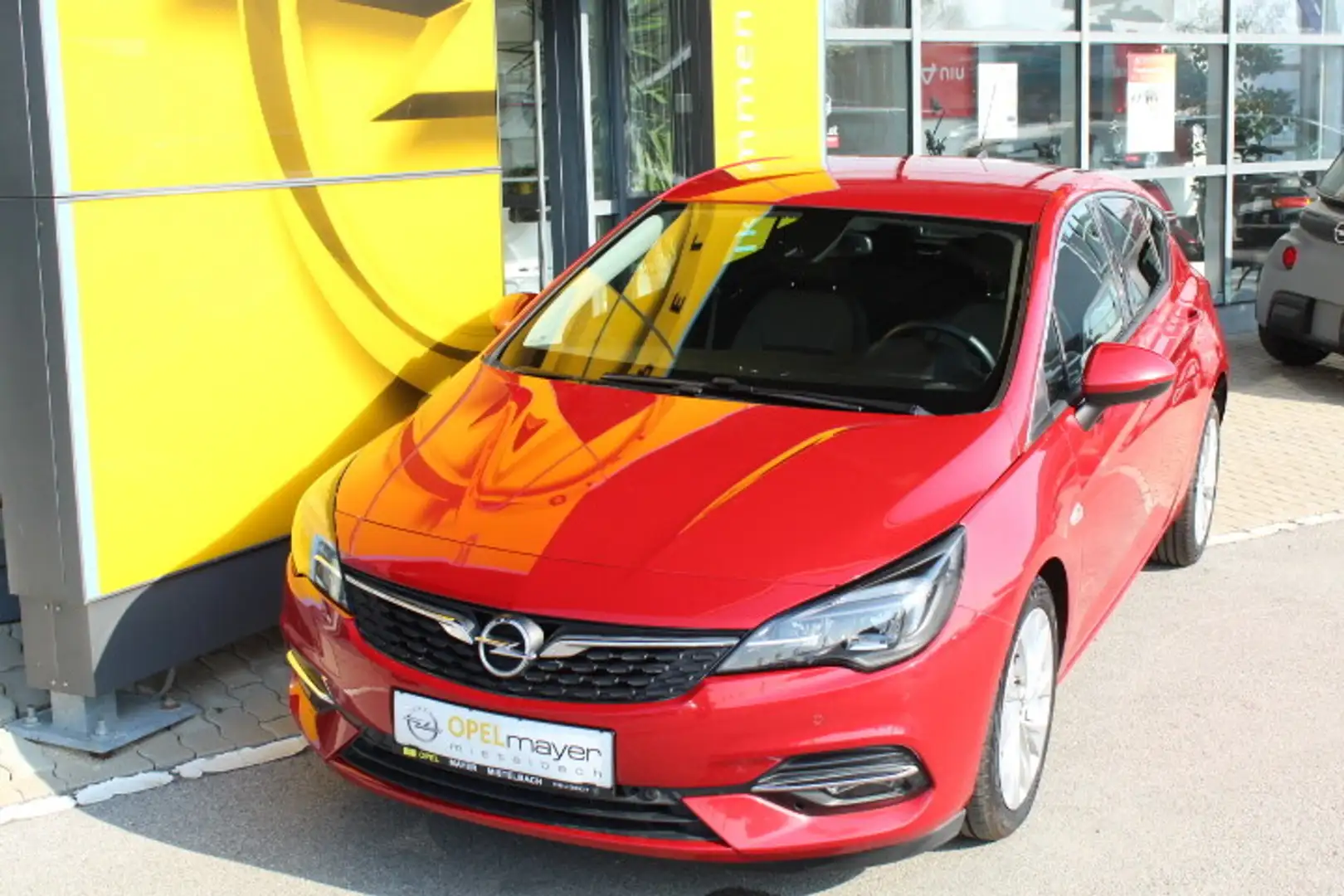 Opel Astra 1,5 CDTI Business Elegance Rot - 1