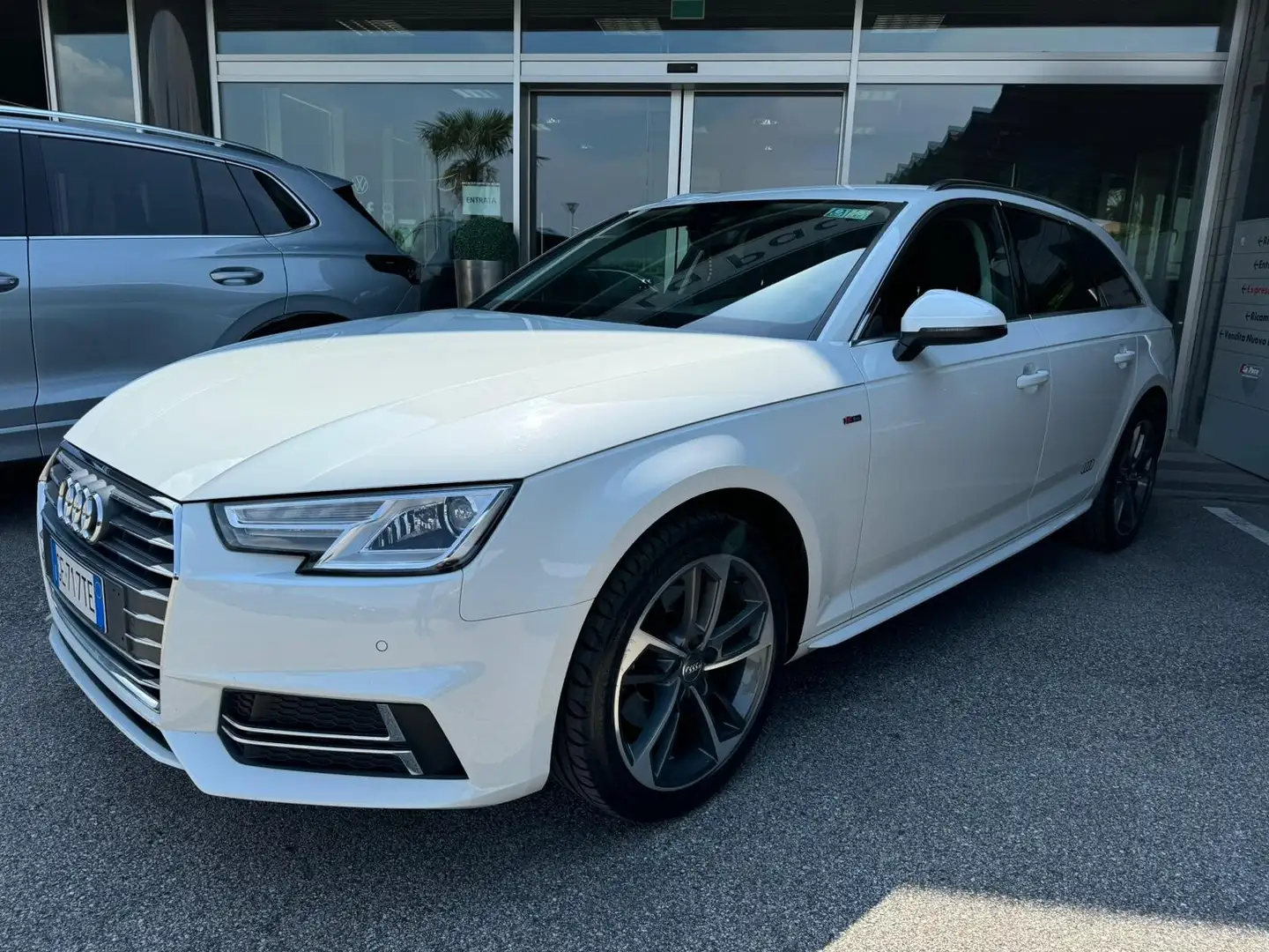 Audi A4 Avant 2.0 TDI 150 CV S-line Sport White - 1